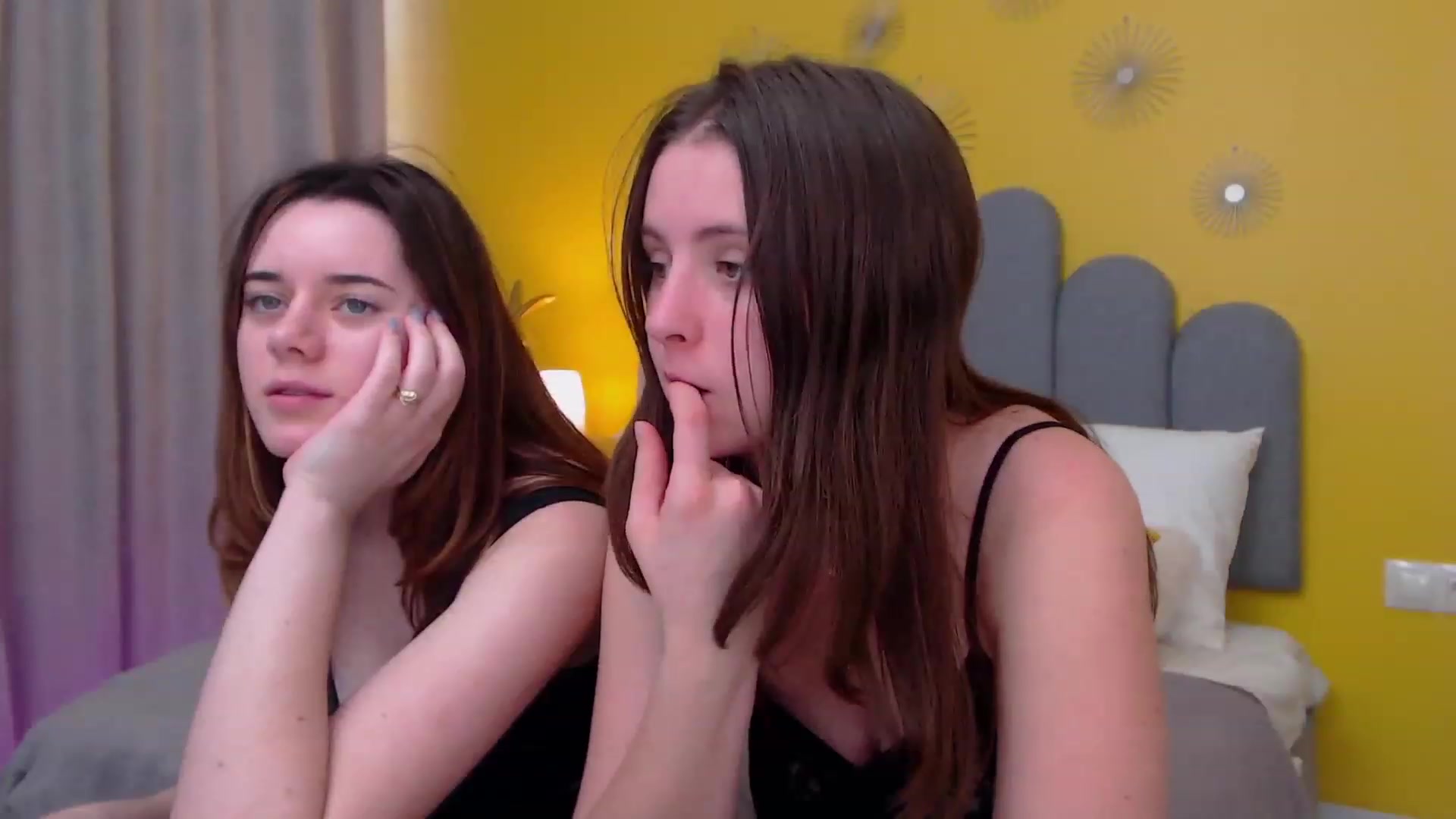 Gallery image thumbnail from ElsaJones's myfreecams stream on, 12/11/2022, 12:07 image 17 of 20