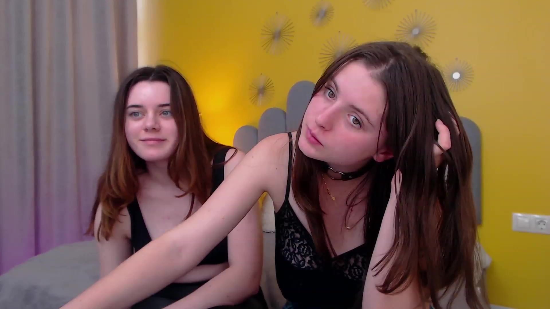 Gallery image thumbnail from ElsaJones's myfreecams stream on, 12/11/2022, 12:07 image 10 of 20