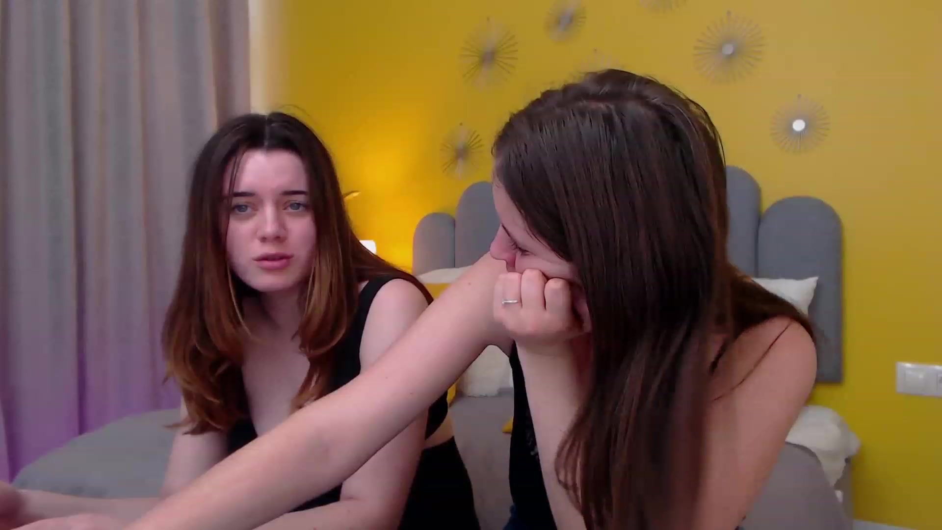 Gallery image thumbnail from ElsaJones's myfreecams stream on, 12/11/2022, 12:07 image 19 of 20