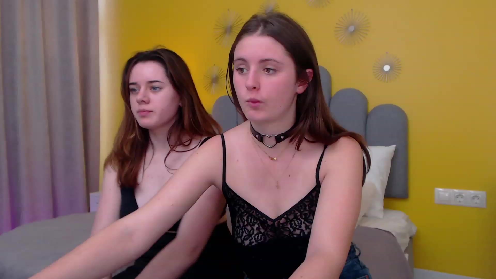 Gallery image thumbnail from ElsaJones's myfreecams stream on, 12/11/2022, 12:53 image 6 of 20