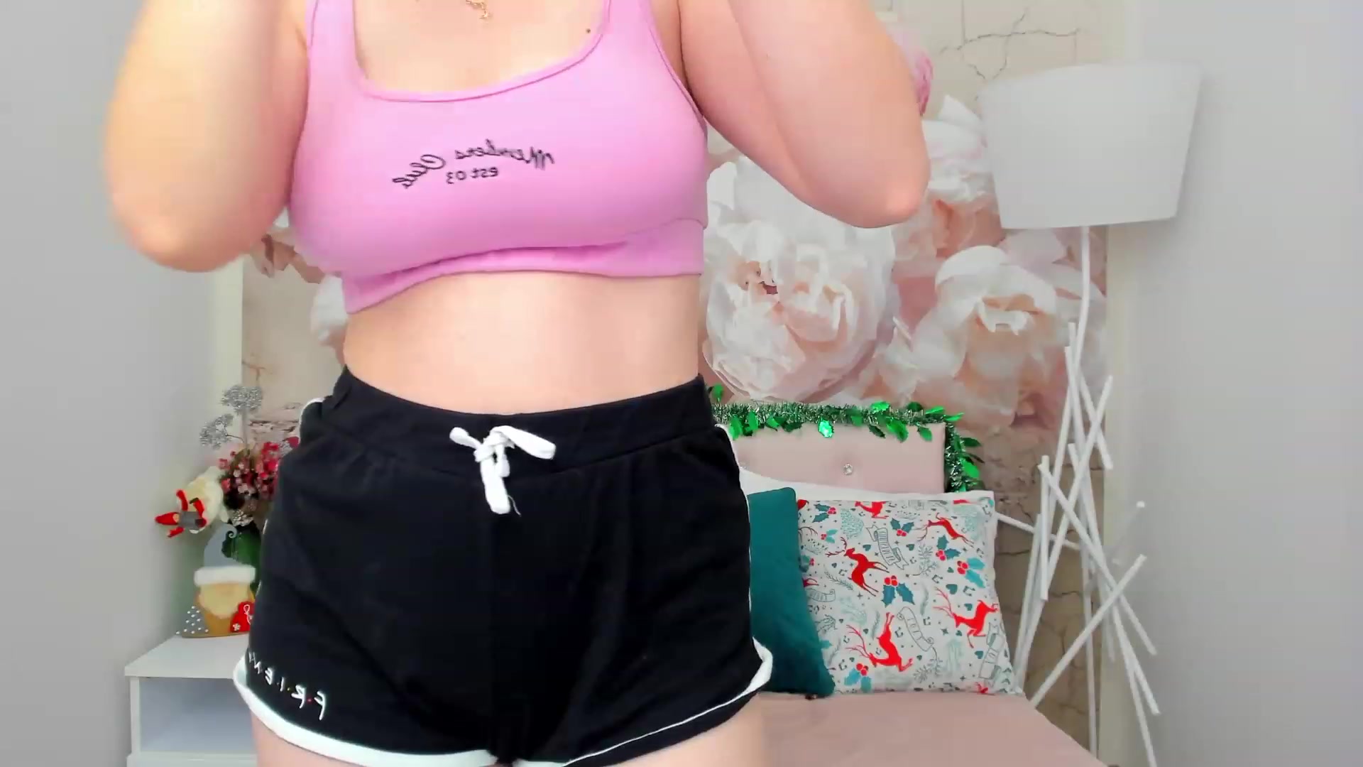 Gallery image thumbnail from ElsaJones's myfreecams stream on, 12/16/2022, 14:14 image 8 of 20