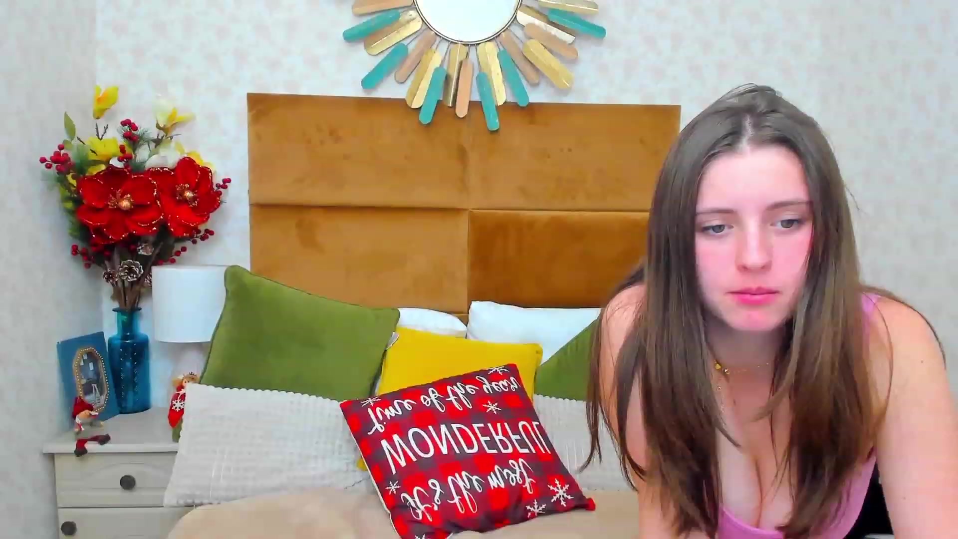 Gallery image thumbnail from ElsaJones's myfreecams stream on, 12/21/2022, 16:17 image 16 of 20