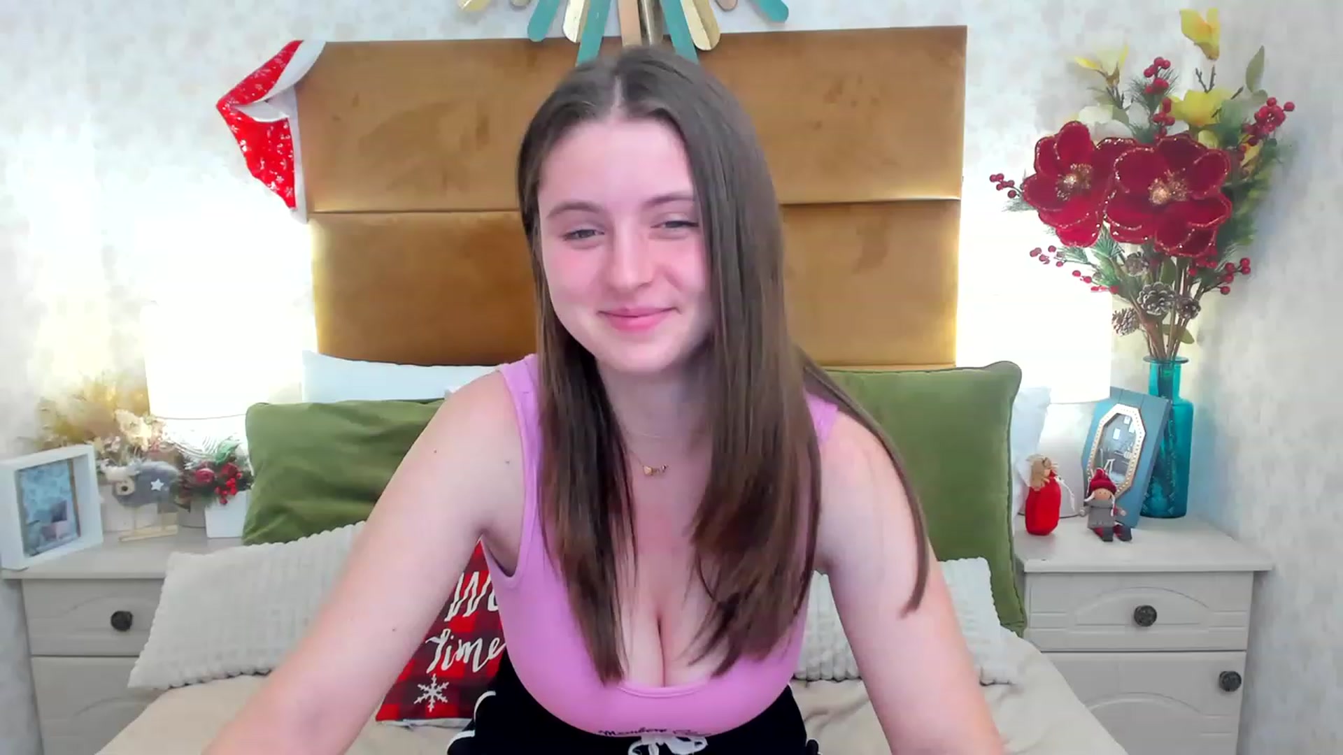 Gallery image thumbnail from ElsaJones's myfreecams stream on, 12/27/2022, 15:40 image 17 of 20