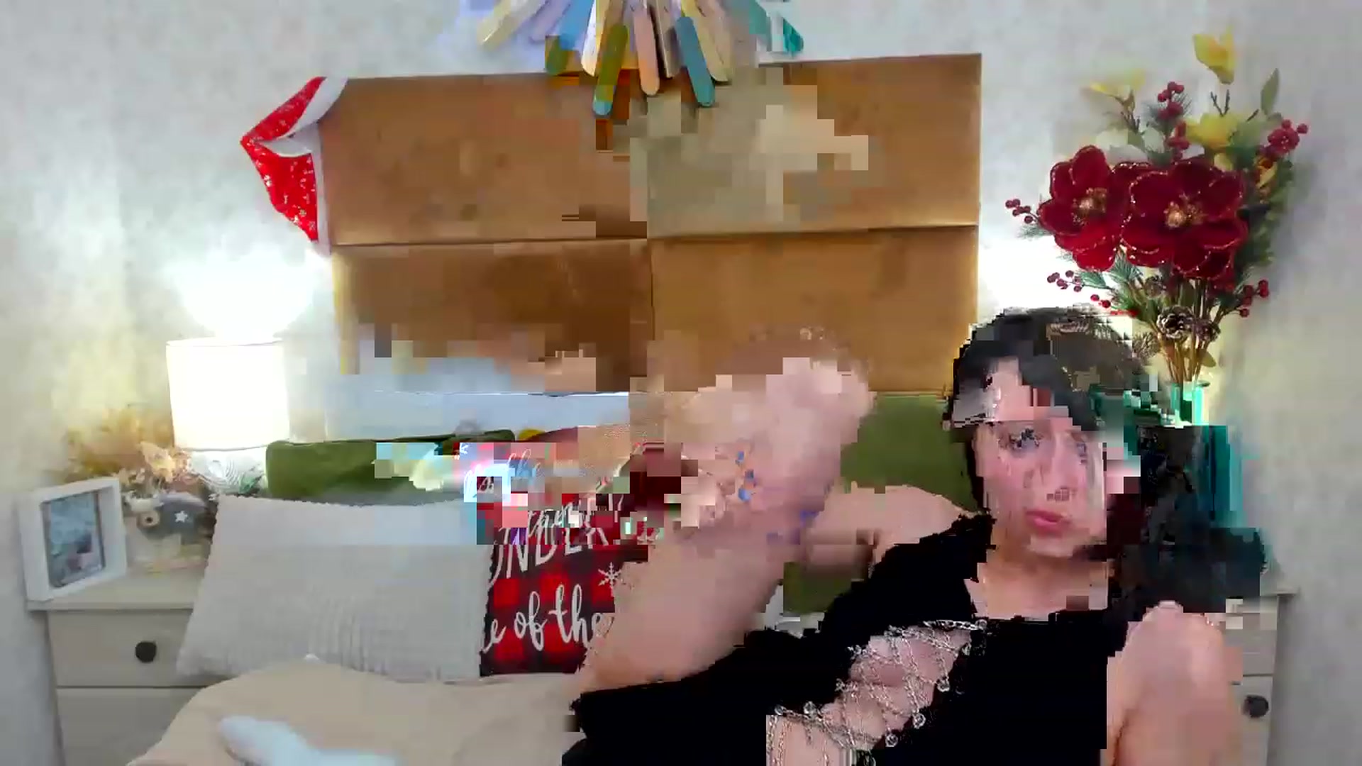 Gallery image thumbnail from ElsaJones's myfreecams stream on, 12/27/2022, 18:36 image 6 of 20