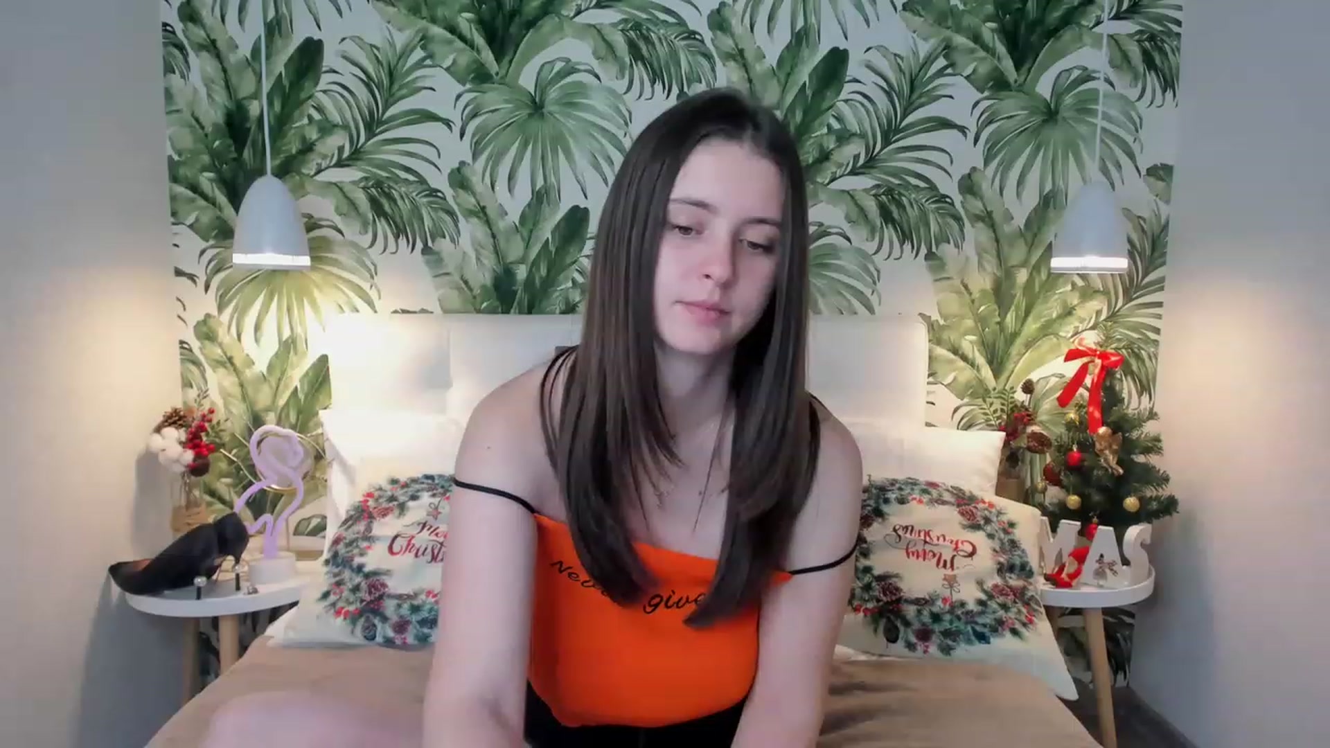 Gallery image thumbnail from ElsaJones's myfreecams stream on, 12/28/2022, 14:00 image 19 of 20