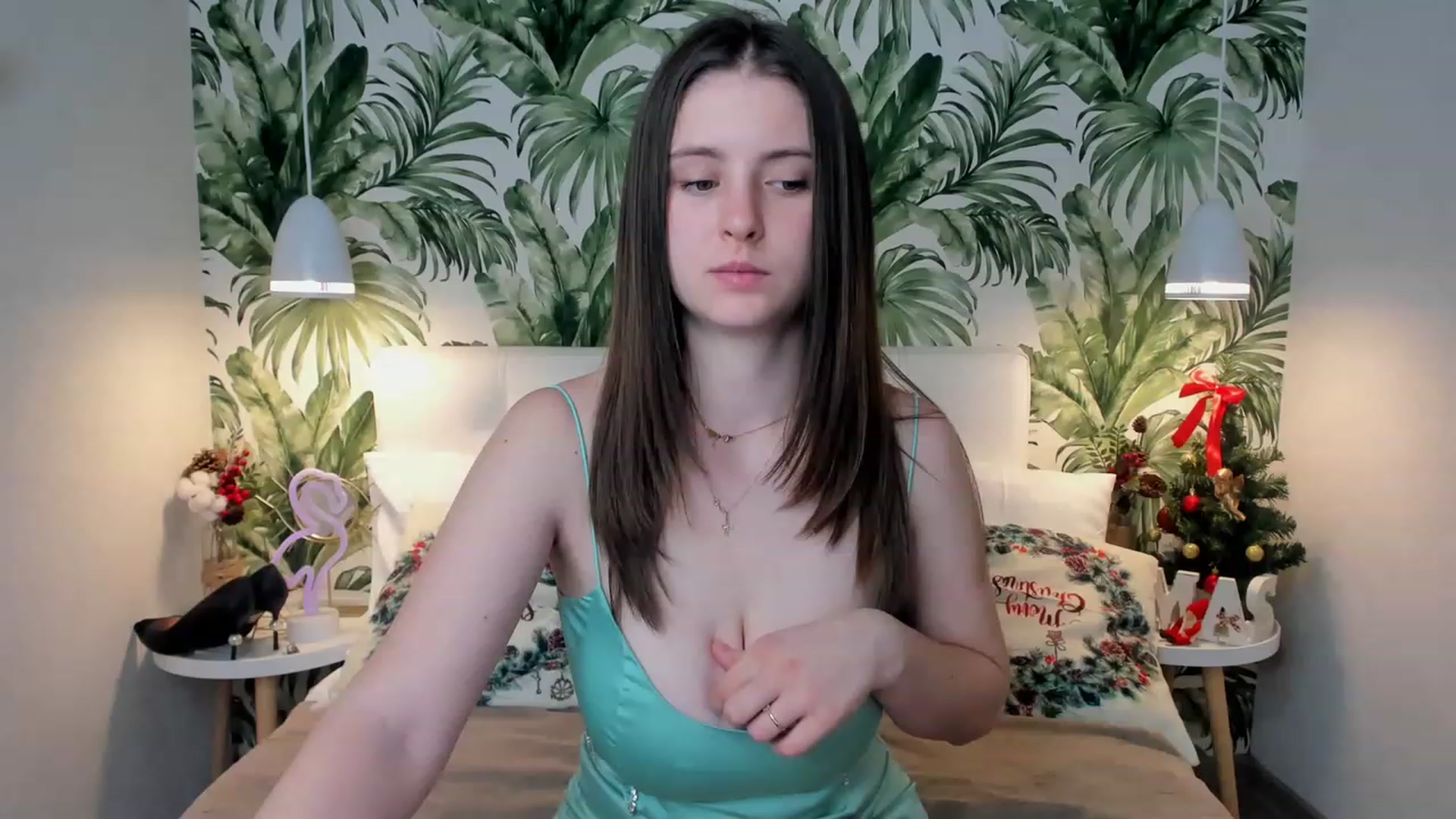 Gallery image thumbnail from ElsaJones's myfreecams stream on, 12/28/2022, 14:00 image 5 of 20