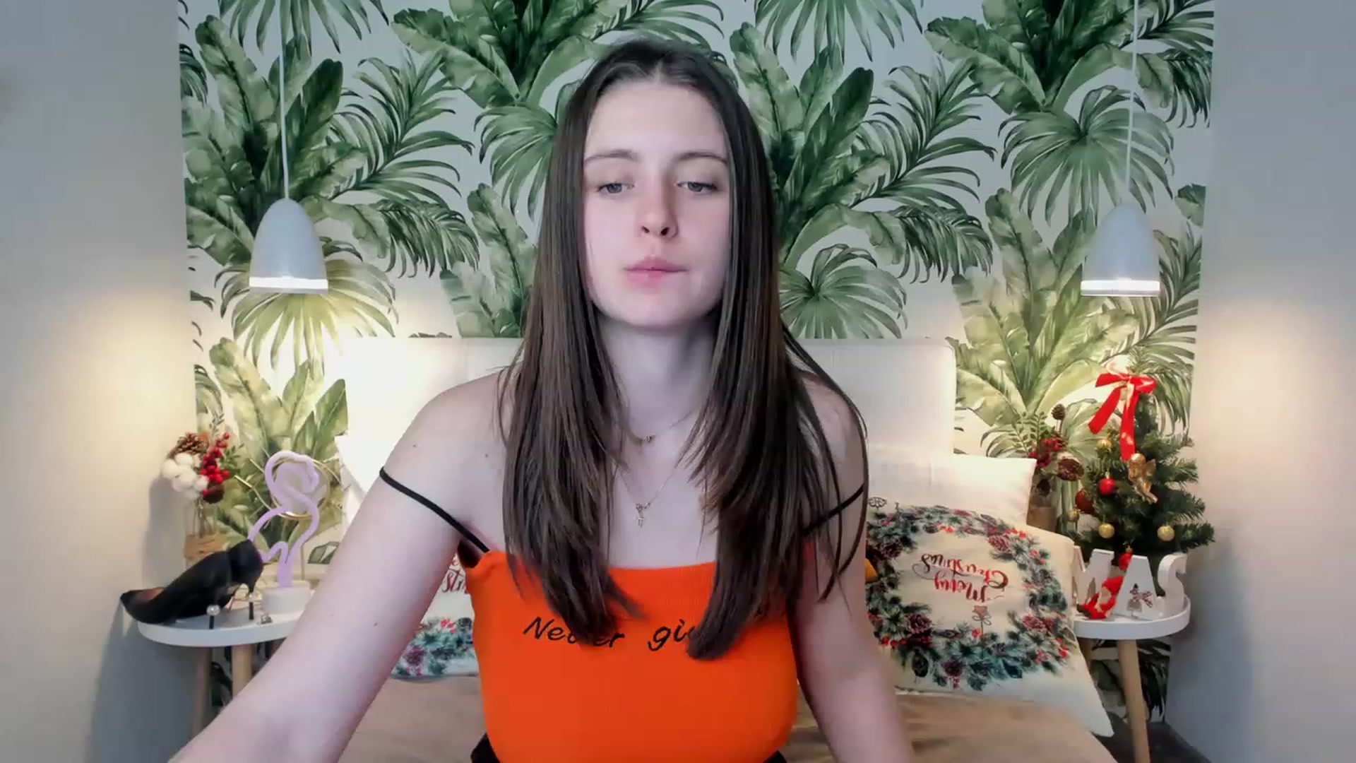 Gallery image thumbnail from ElsaJones's myfreecams stream on, 12/28/2022, 14:00 image 17 of 20