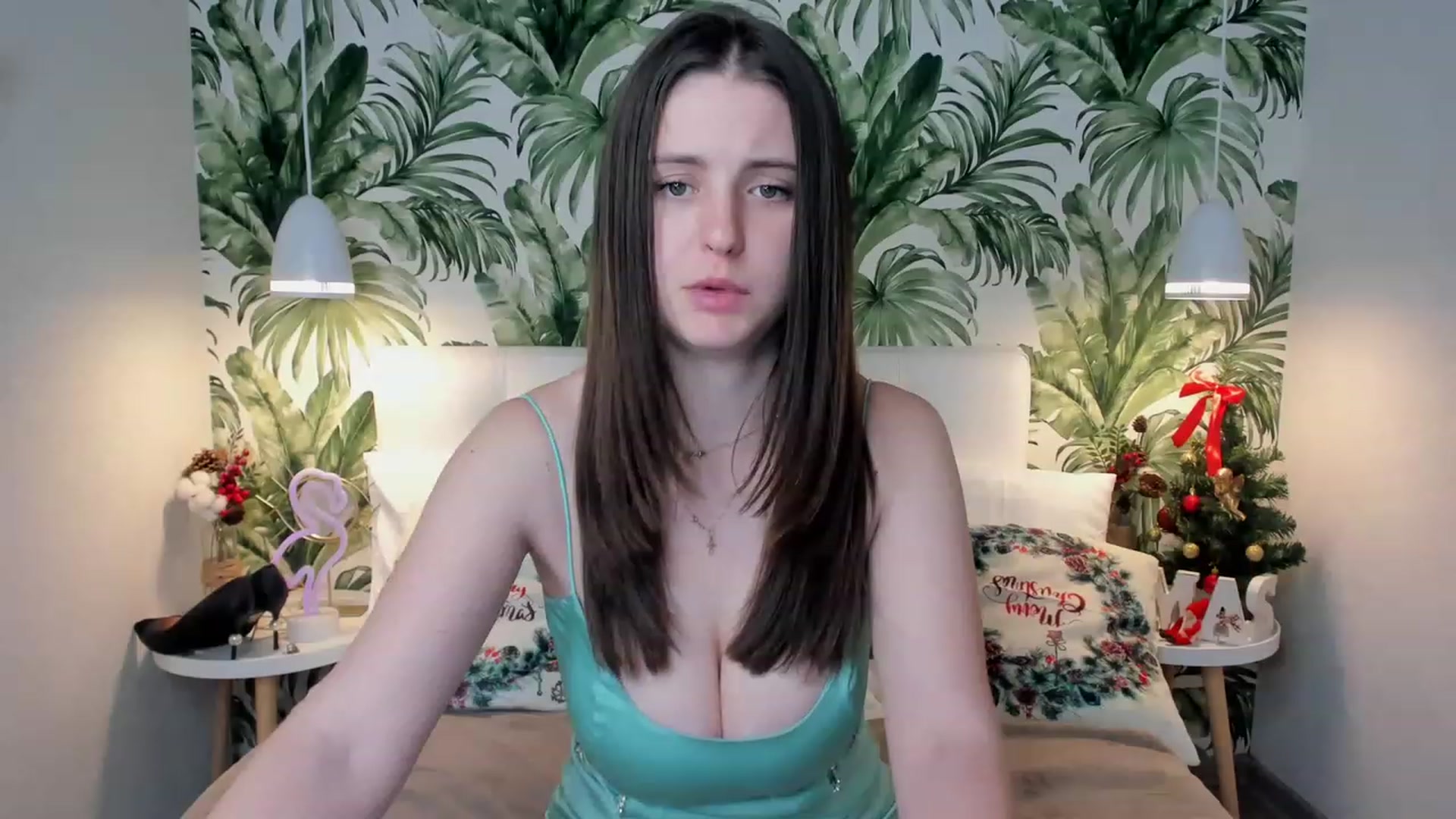 Gallery image thumbnail from ElsaJones's myfreecams stream on, 12/28/2022, 14:00 image 8 of 20