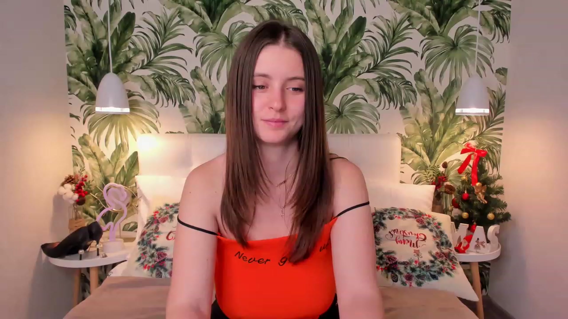Gallery image thumbnail from ElsaJones's myfreecams stream on, 12/28/2022, 14:41 image 8 of 20