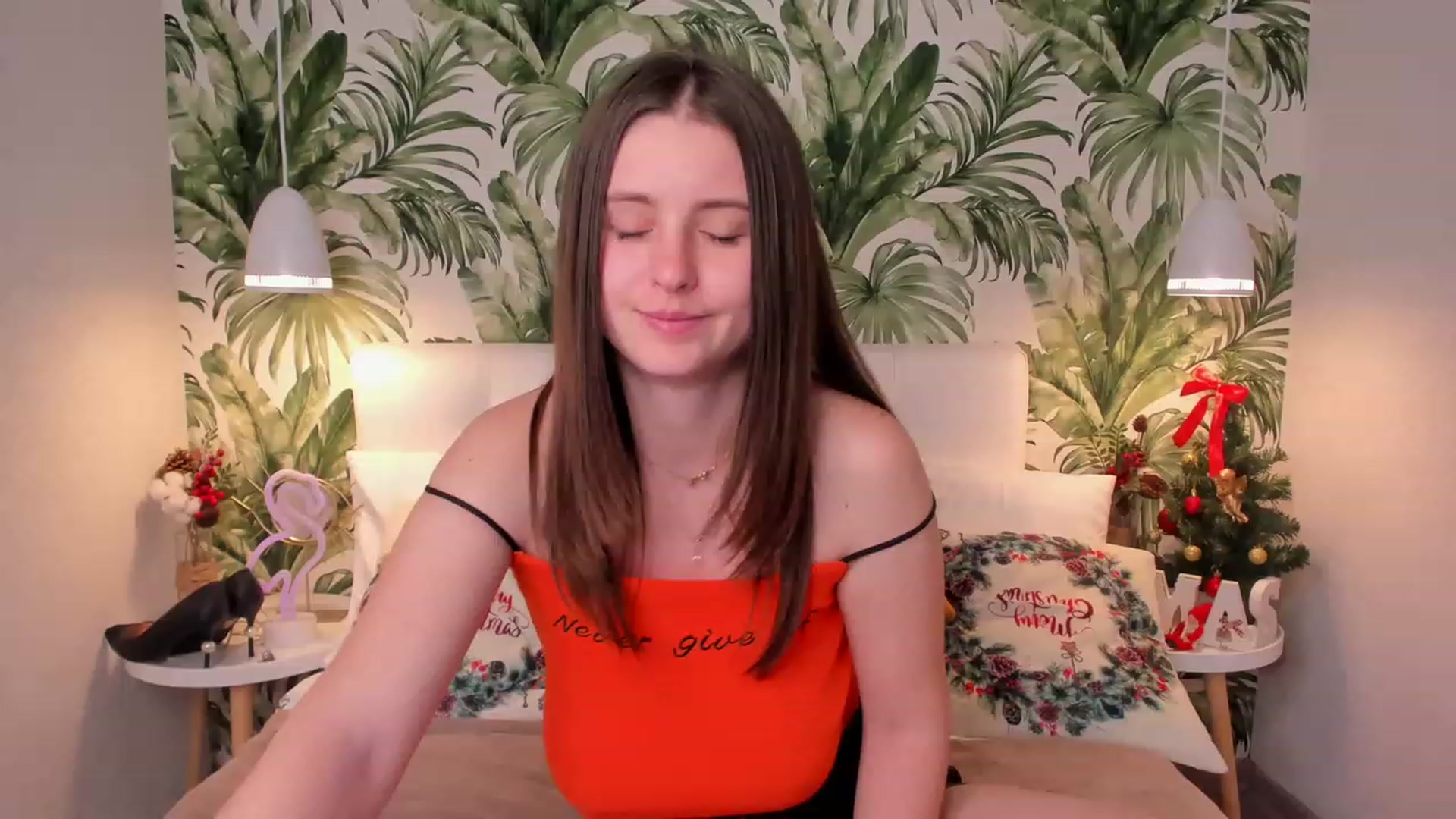 Gallery image thumbnail from ElsaJones's myfreecams stream on, 12/28/2022, 14:41 image 5 of 20