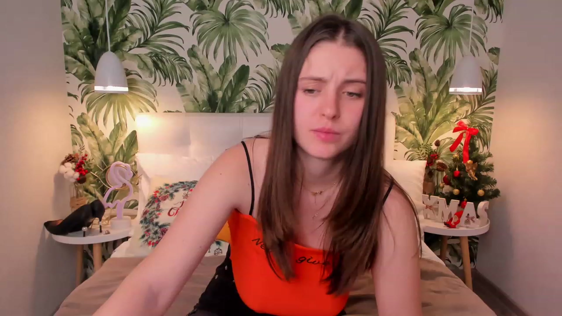 Gallery image thumbnail from ElsaJones's myfreecams stream on, 12/28/2022, 15:54 image 9 of 20