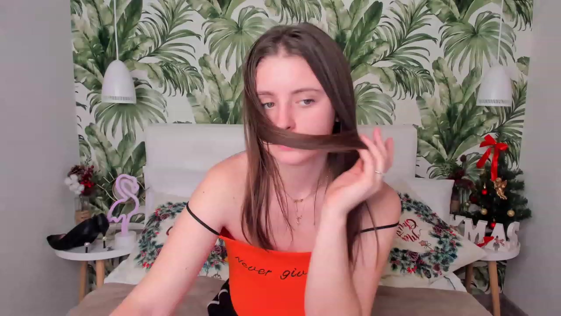 Gallery image thumbnail from ElsaJones's myfreecams stream on, 12/28/2022, 19:21 image 16 of 20
