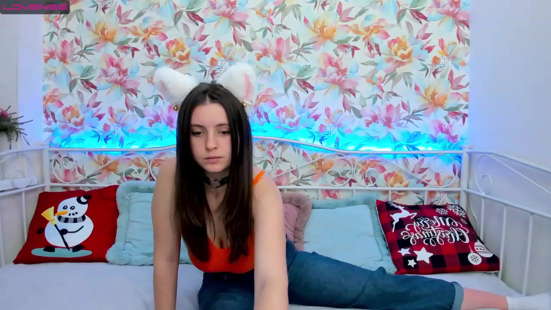 Gallery image thumbnail from ElsaJones's myfreecams stream on, 12/29/2022, 15:35 image 17 of 20