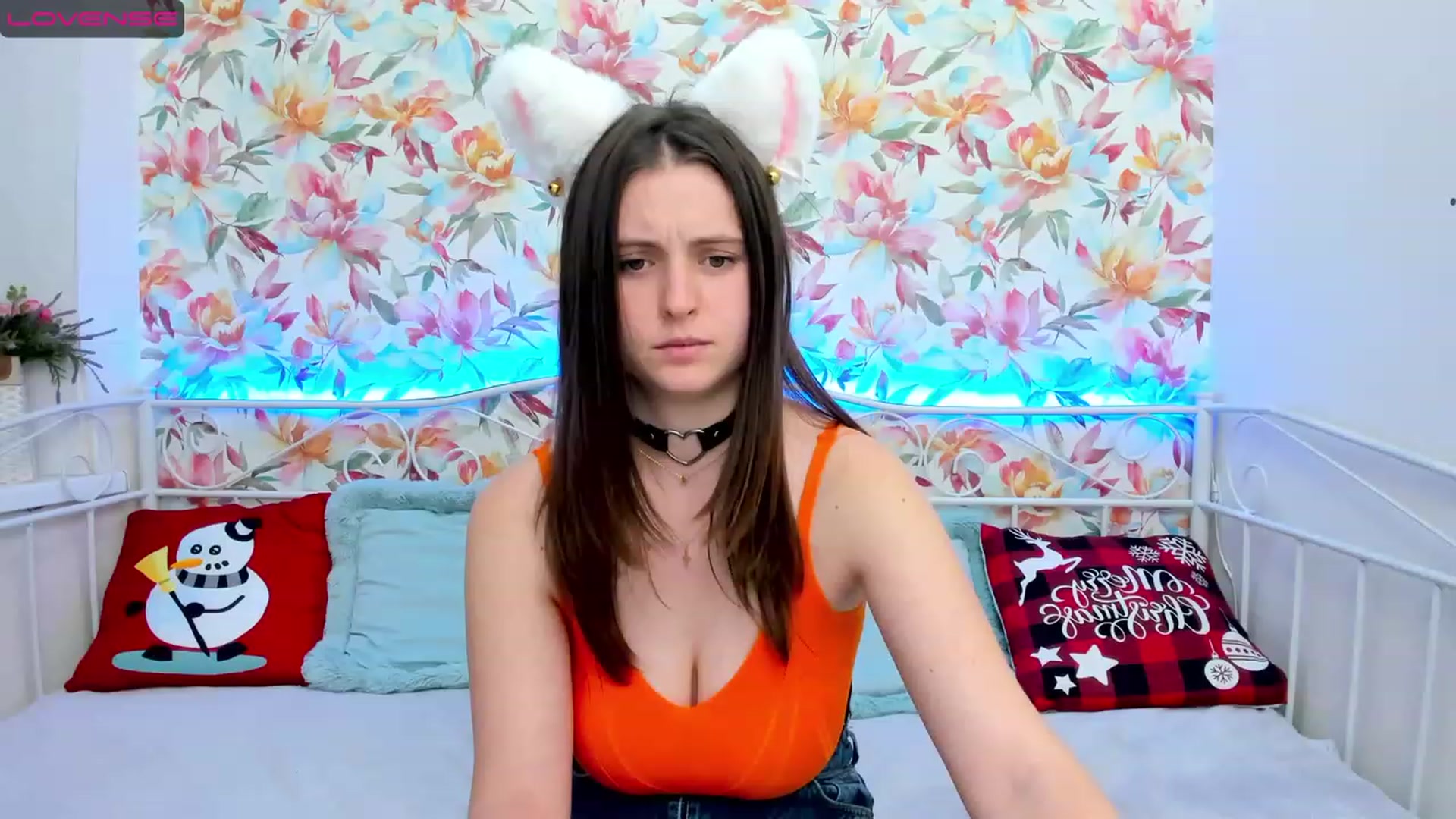 Gallery image thumbnail from ElsaJones's myfreecams stream on, 12/29/2022, 15:35 image 9 of 20