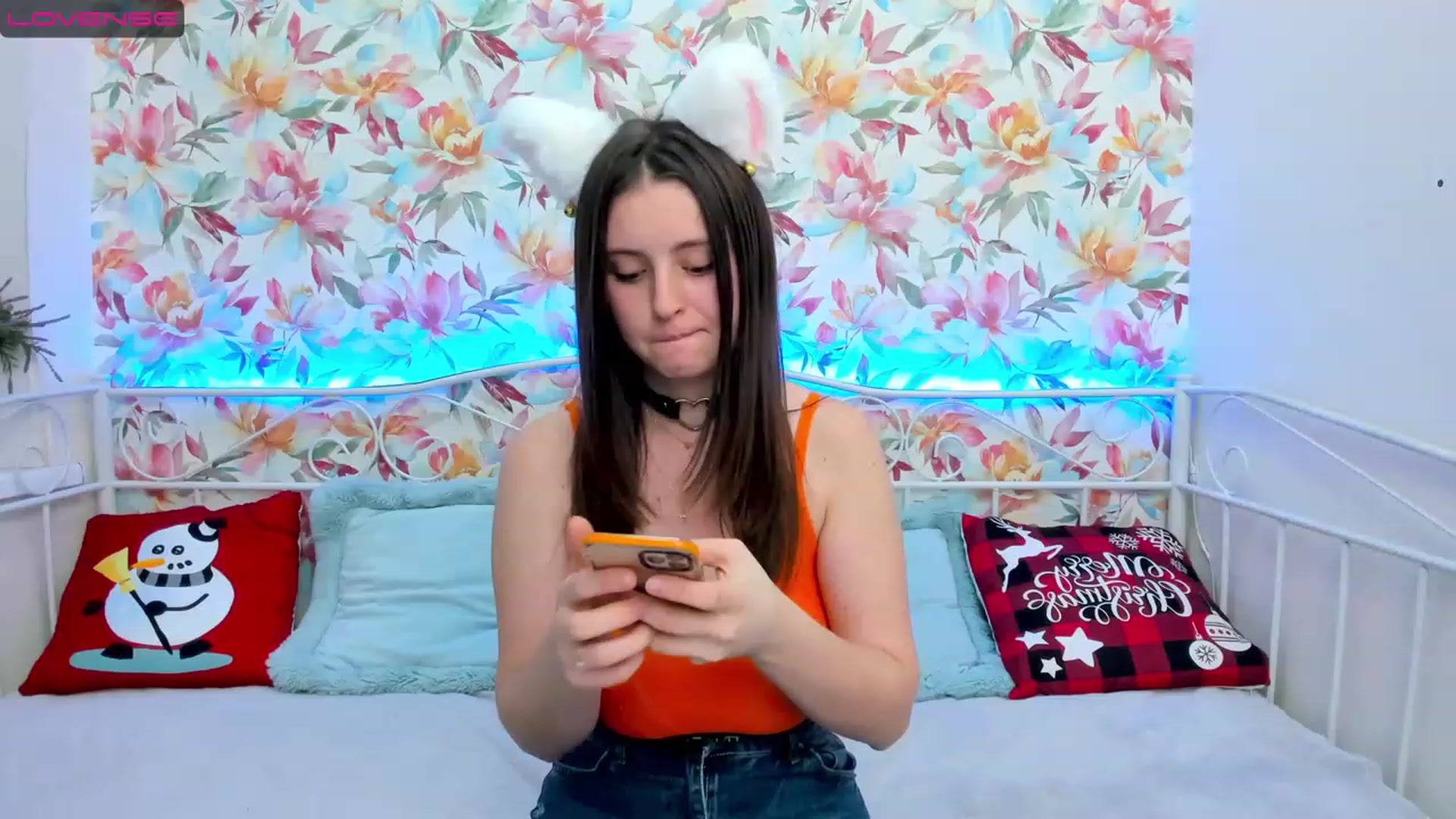 Gallery image thumbnail from ElsaJones's myfreecams stream on, 12/29/2022, 17:20 image 2 of 20