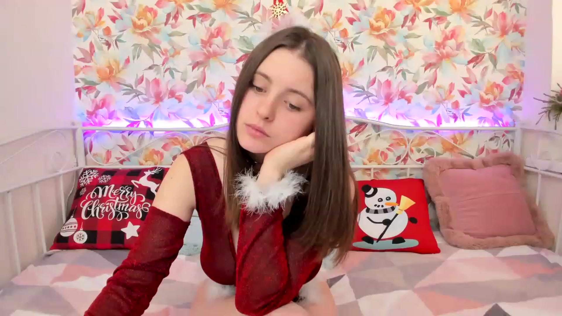 Gallery image thumbnail from ElsaJones's myfreecams stream on, 12/31/2022, 08:14 image 13 of 20