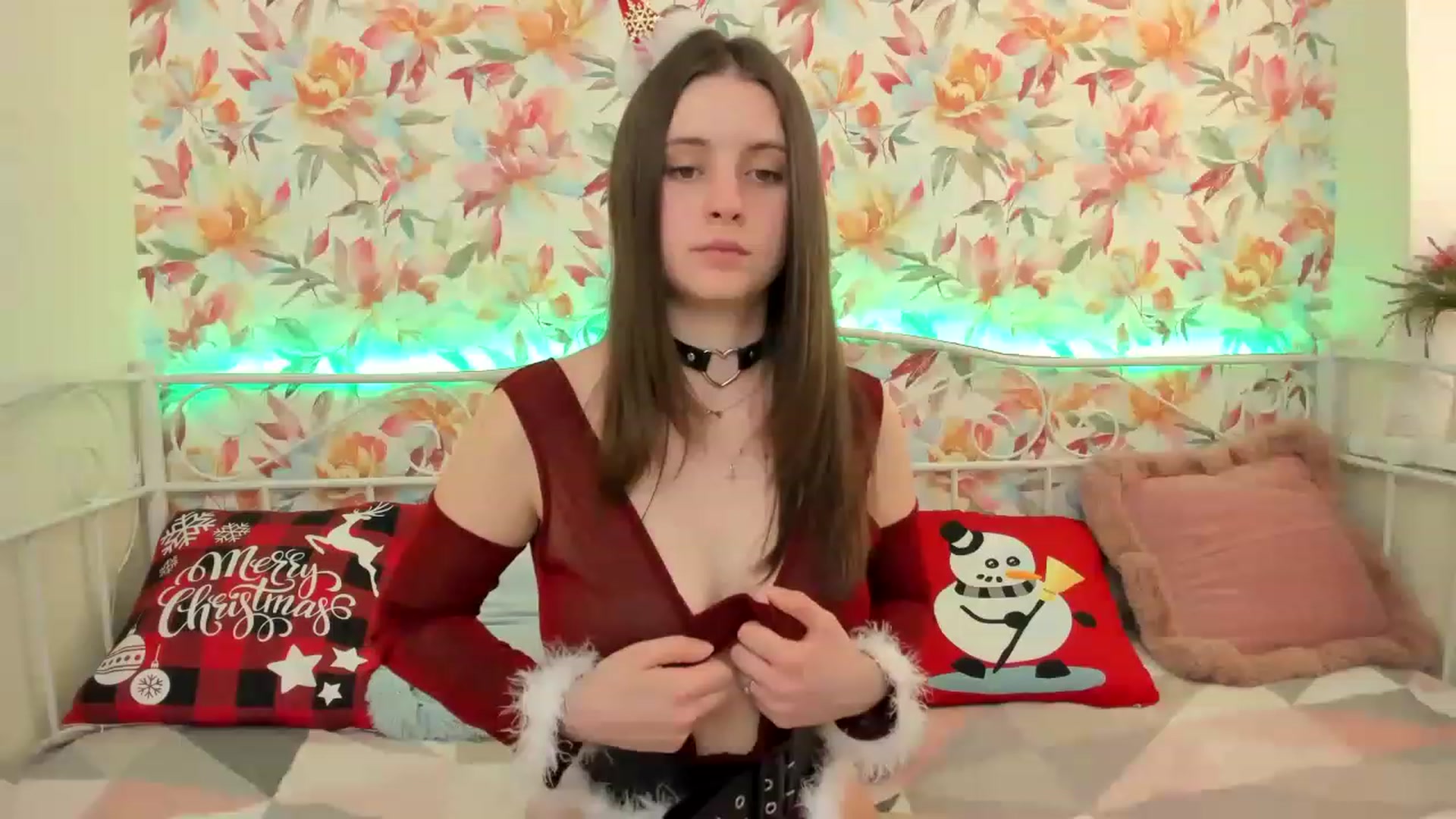 Gallery image thumbnail from ElsaJones's myfreecams stream on, 12/31/2022, 11:30 image 7 of 20