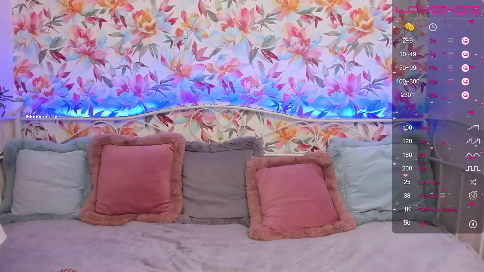 Gallery image thumbnail from ElsaJones's myfreecams stream on, 01/20/2023, 14:36 image 6 of 20