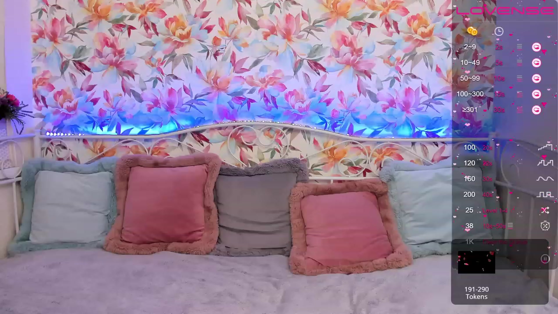 Gallery image thumbnail from ElsaJones's myfreecams stream on, 01/20/2023, 15:55 image 14 of 20