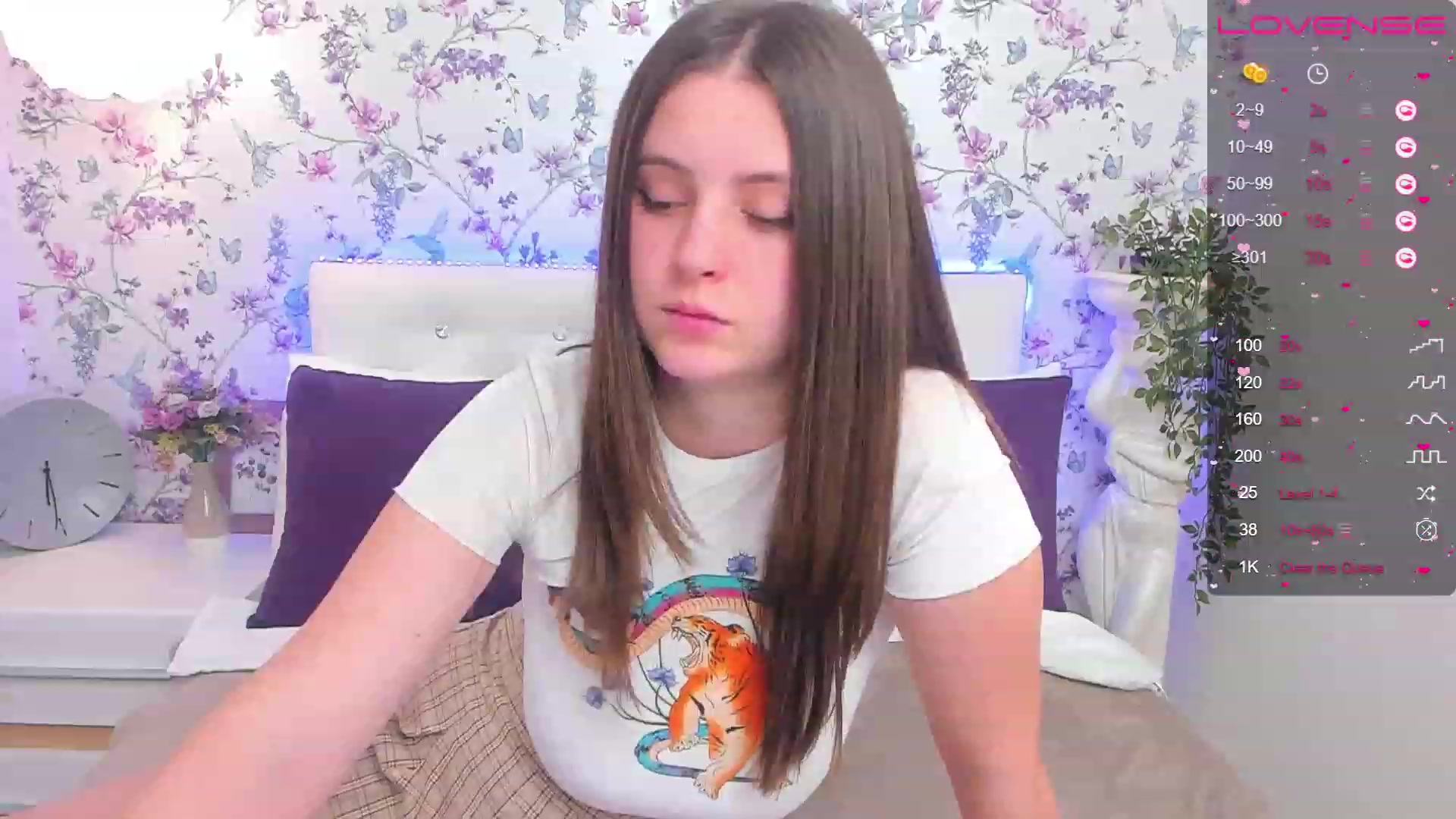 Gallery image thumbnail from ElsaJones's myfreecams stream on, 01/27/2023, 12:49 image 8 of 20