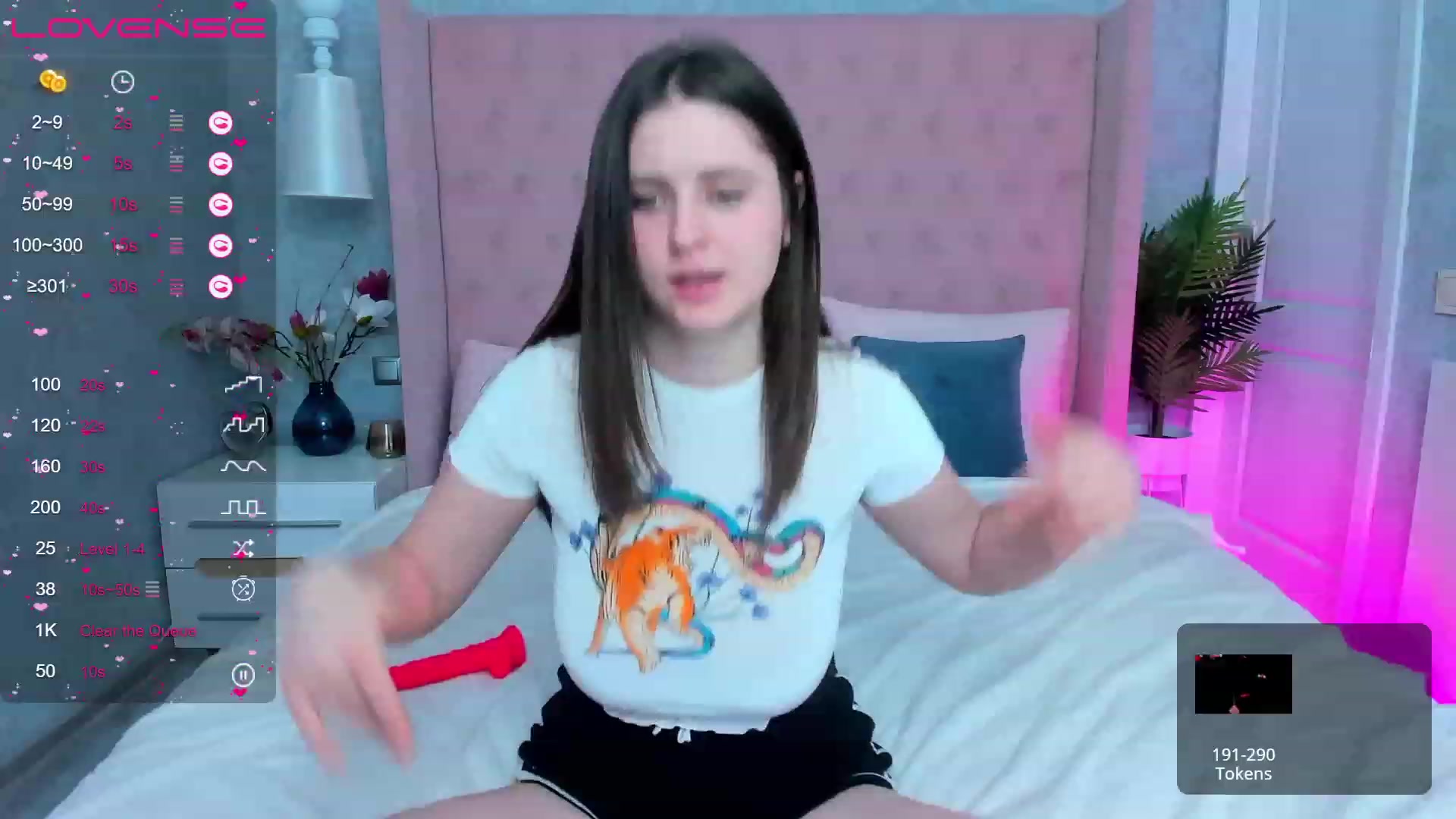 Gallery image thumbnail from ElsaJones's myfreecams stream on, 02/04/2023, 01:33 image 6 of 20