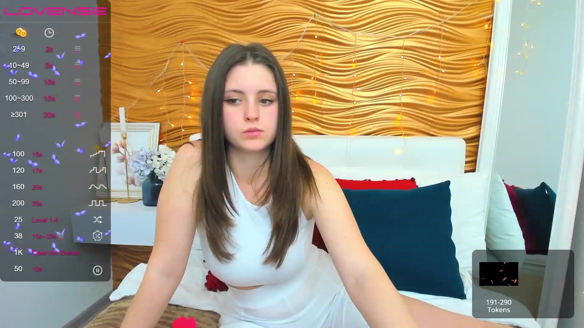 Gallery image thumbnail from ElsaJones's myfreecams stream on, 02/05/2023, 18:25 image 16 of 20