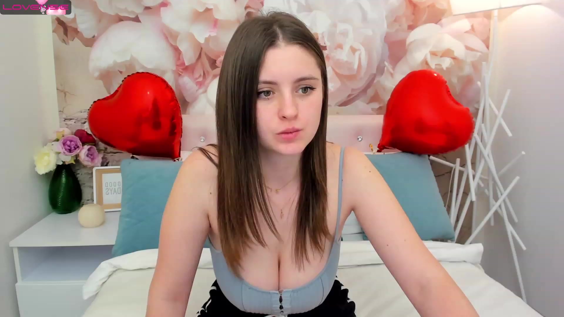 Gallery image thumbnail from ElsaJones's myfreecams stream on, 02/13/2023, 13:21 image 2 of 20