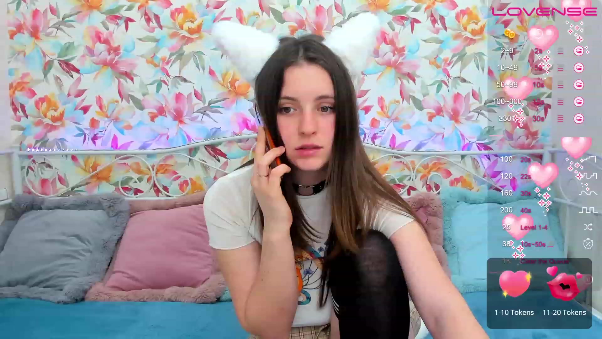 Gallery image thumbnail from ElsaJones's myfreecams stream on, 02/14/2023, 12:14 image 17 of 20