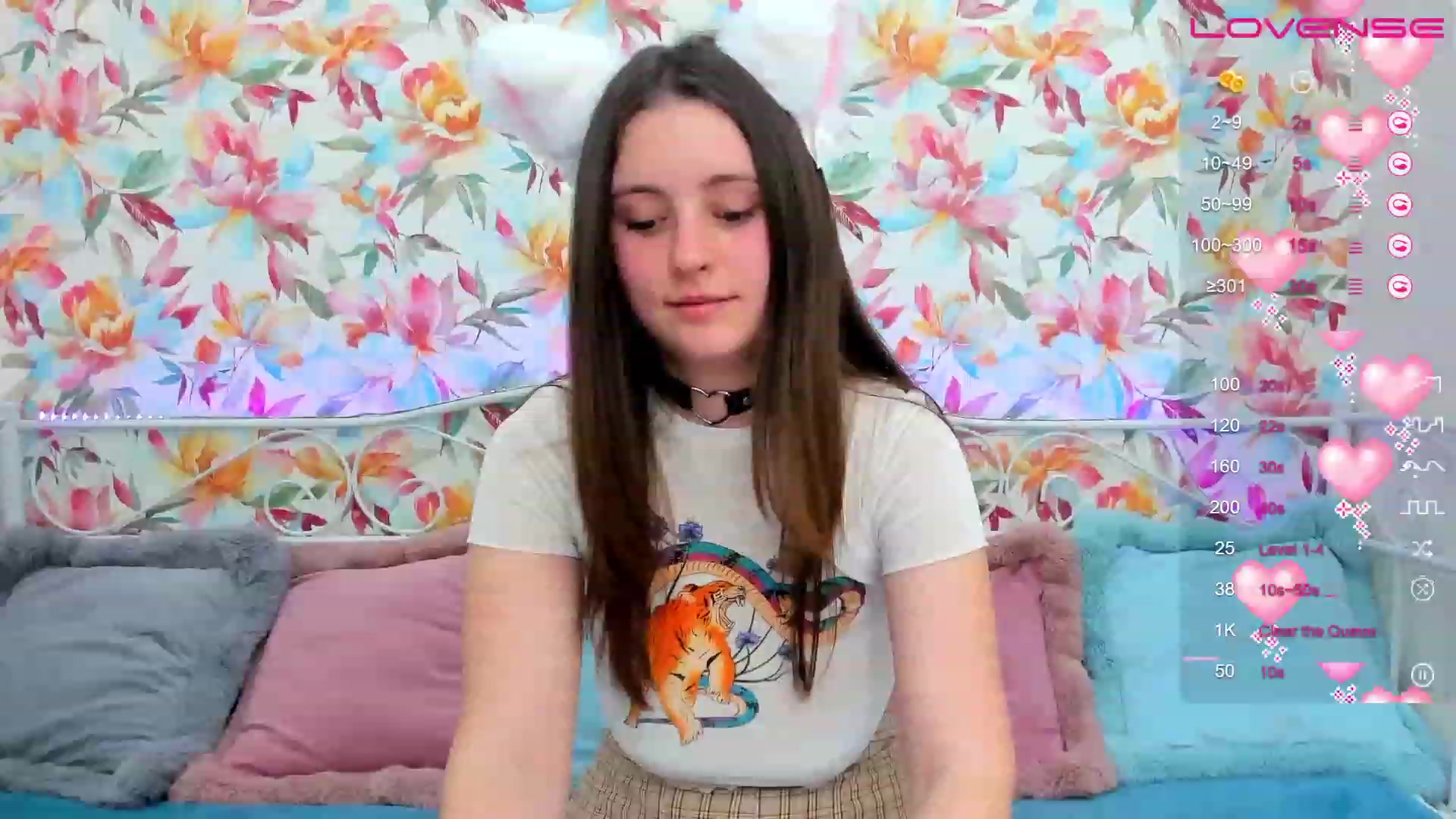 Gallery image thumbnail from ElsaJones's myfreecams stream on, 02/14/2023, 12:14 image 8 of 20