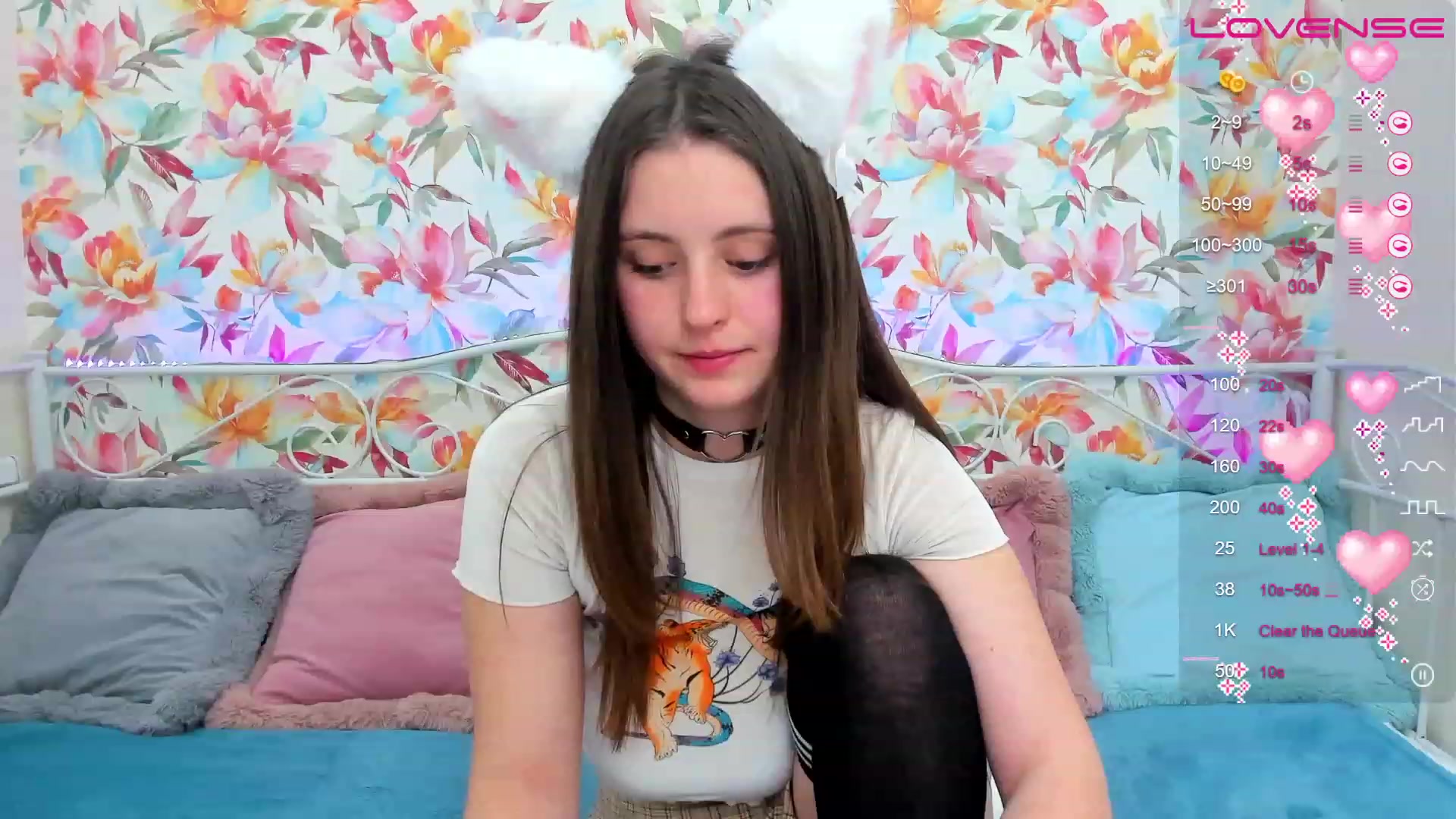 Gallery image thumbnail from ElsaJones's myfreecams stream on, 02/14/2023, 12:14 image 13 of 20