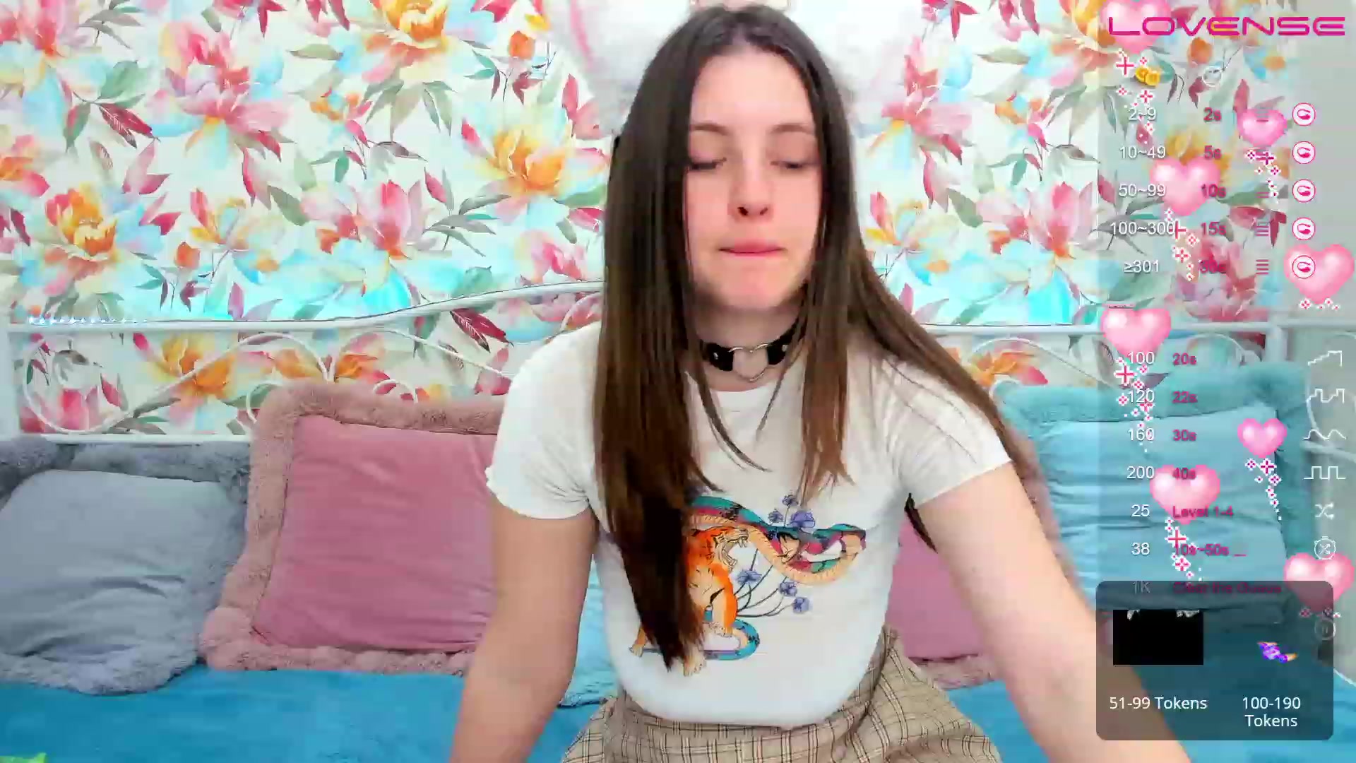 Gallery image thumbnail from ElsaJones's myfreecams stream on, 02/14/2023, 15:23 image 17 of 20