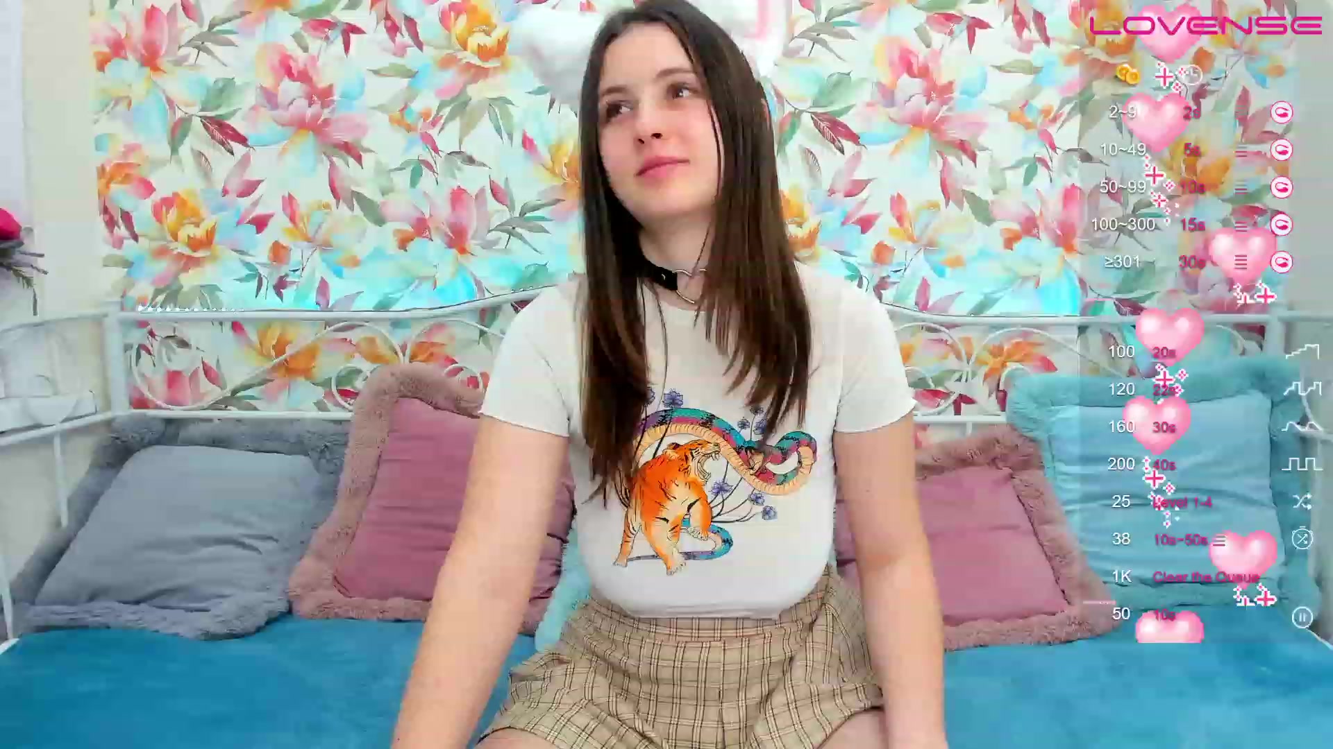 Gallery image thumbnail from ElsaJones's myfreecams stream on, 02/14/2023, 16:30 image 3 of 20
