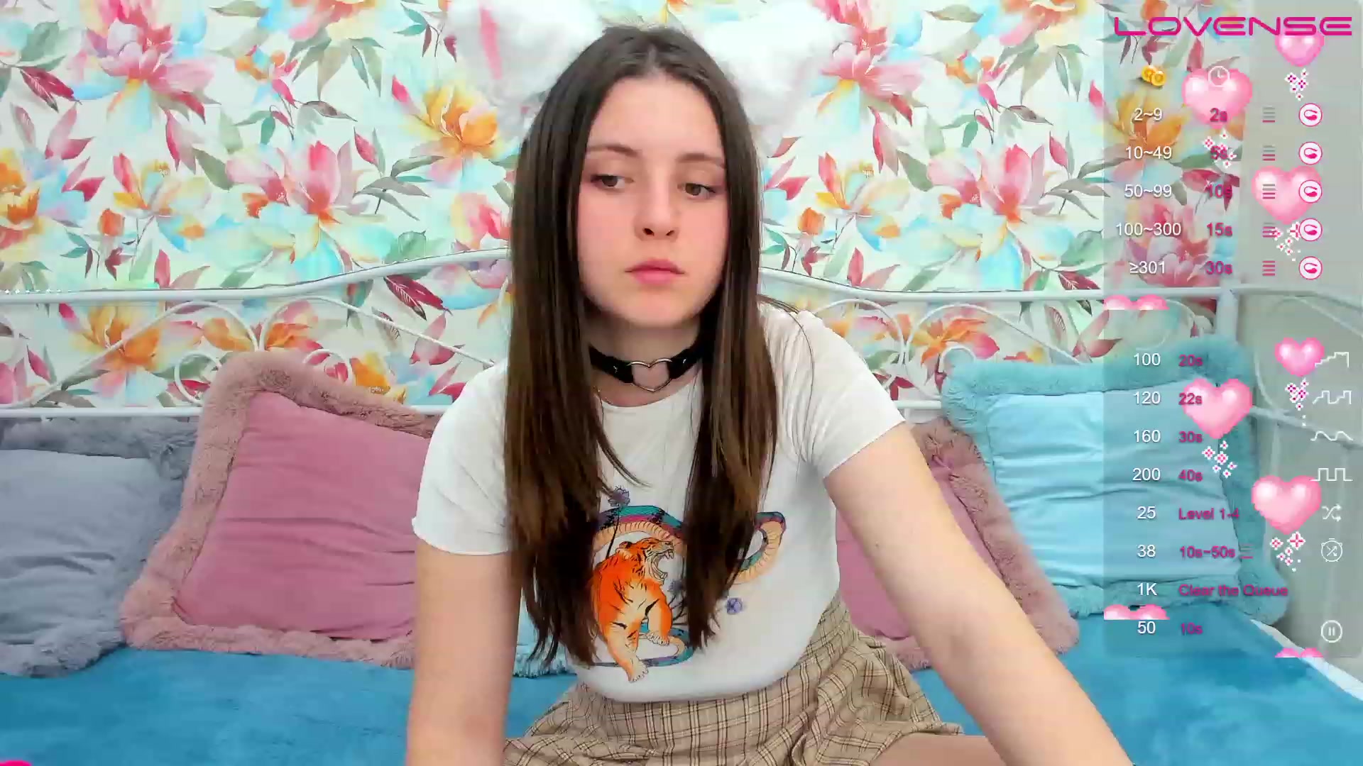 Gallery image thumbnail from ElsaJones's myfreecams stream on, 02/14/2023, 17:37 image 14 of 20