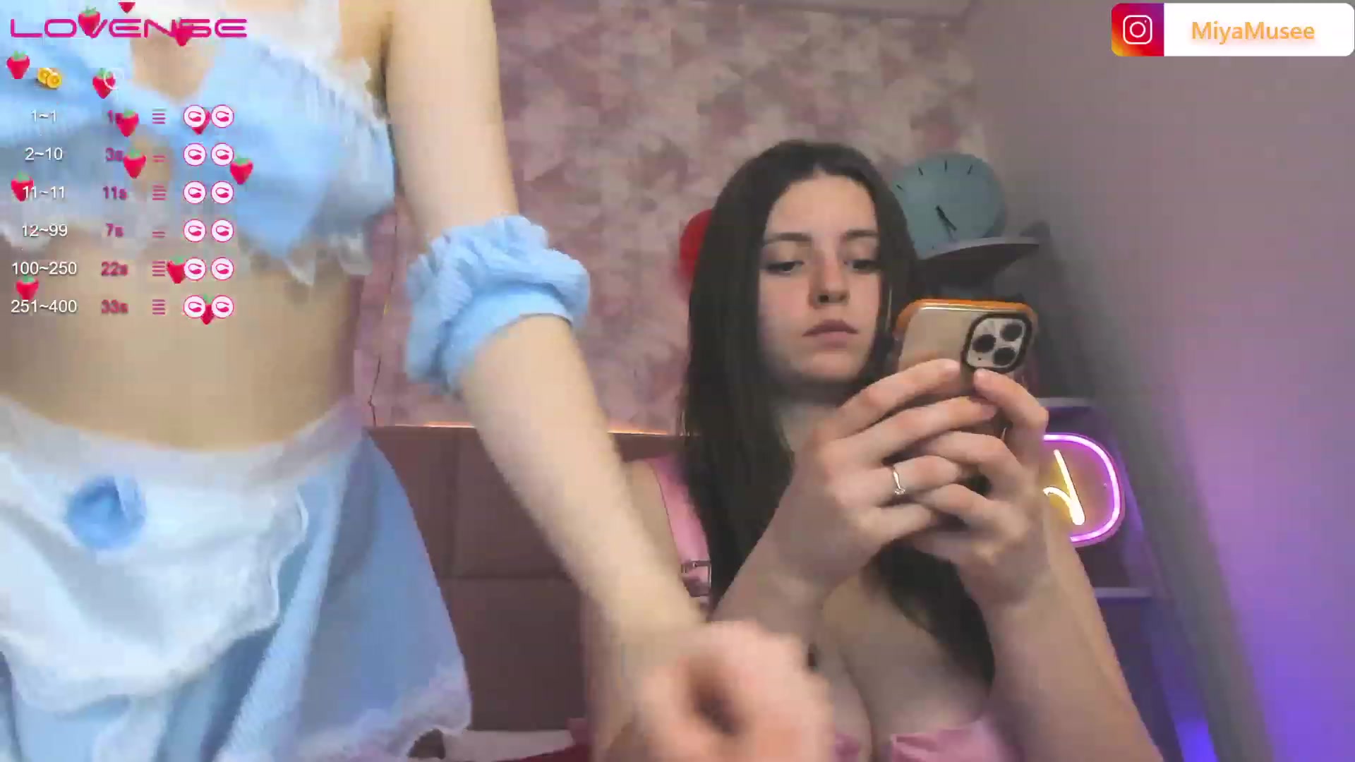 Gallery image thumbnail from ElsaJones's myfreecams stream on, 02/16/2023, 10:10 image 18 of 20