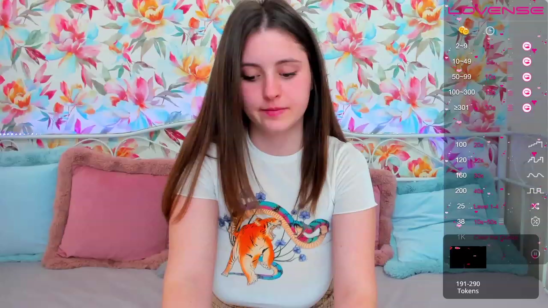 Gallery image thumbnail from ElsaJones's myfreecams stream on, 03/02/2023, 15:02 image 8 of 20