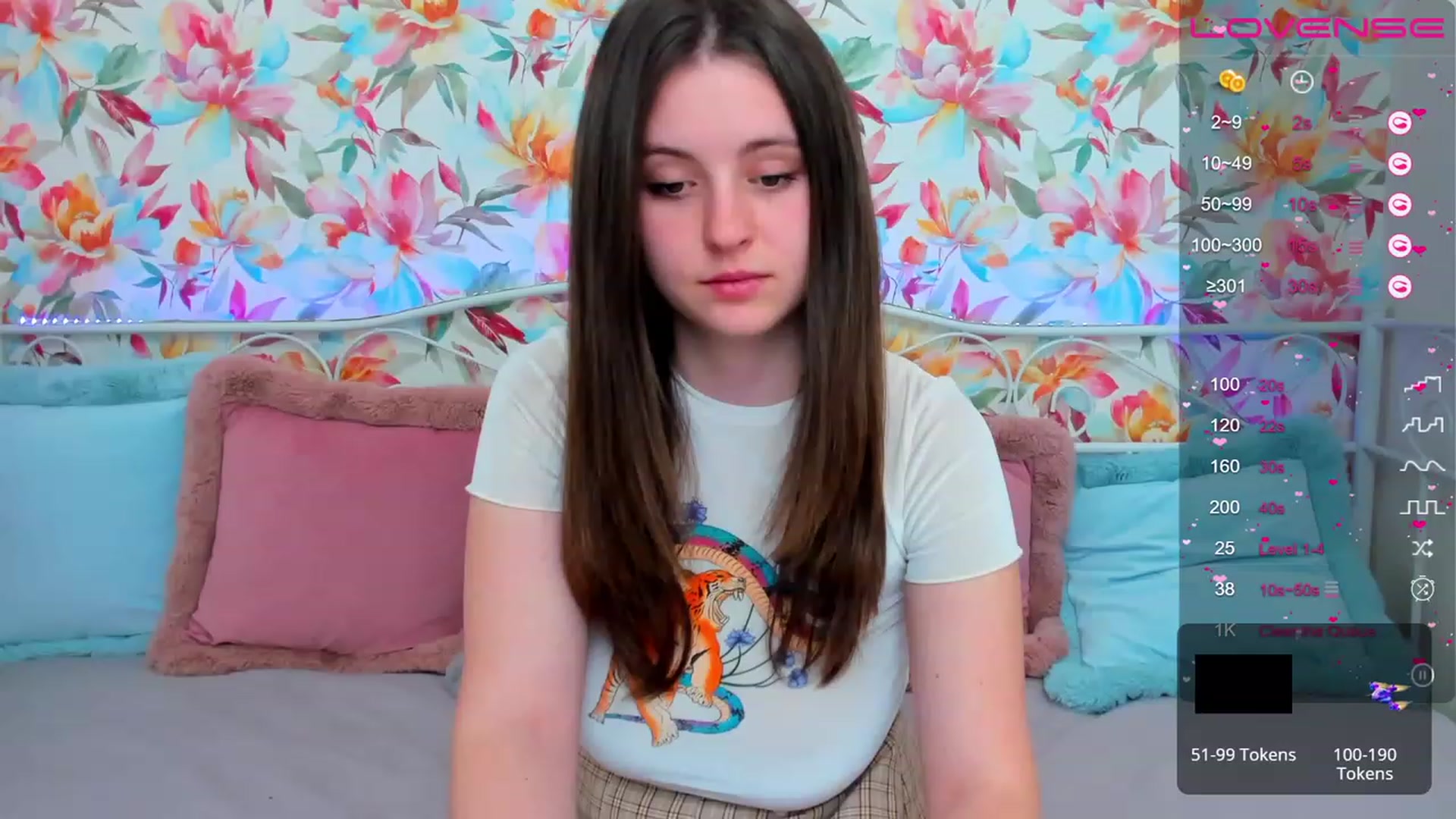 Gallery image thumbnail from ElsaJones's myfreecams stream on, 03/02/2023, 15:02 image 2 of 20