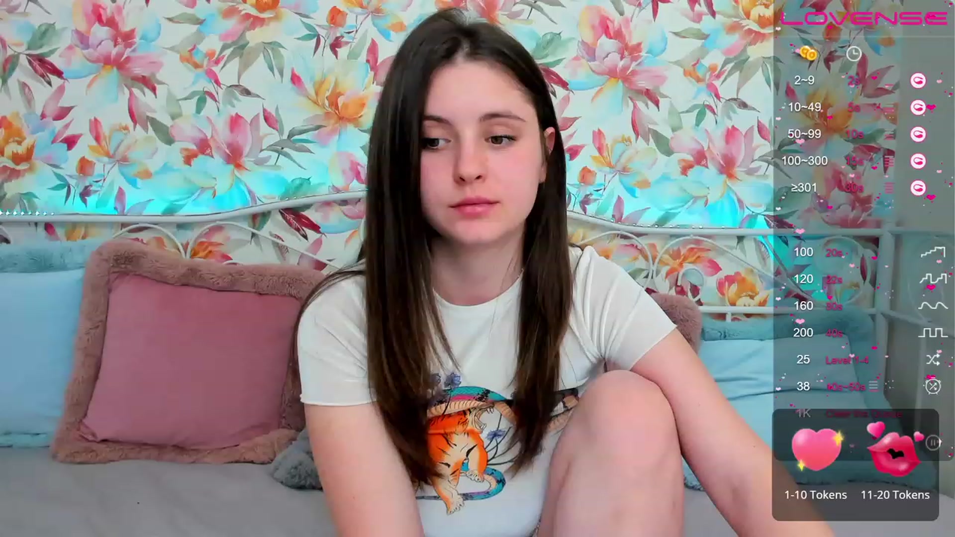 Gallery image thumbnail from ElsaJones's myfreecams stream on, 03/02/2023, 15:17 image 1 of 20