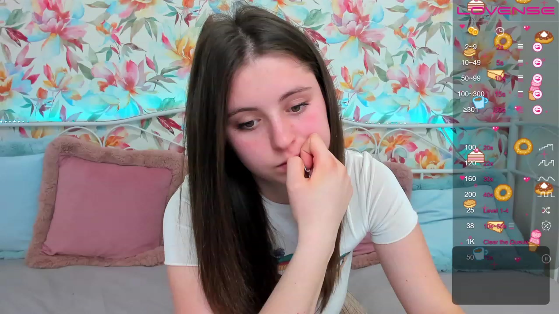 Gallery image thumbnail from ElsaJones's myfreecams stream on, 03/02/2023, 15:17 image 17 of 20