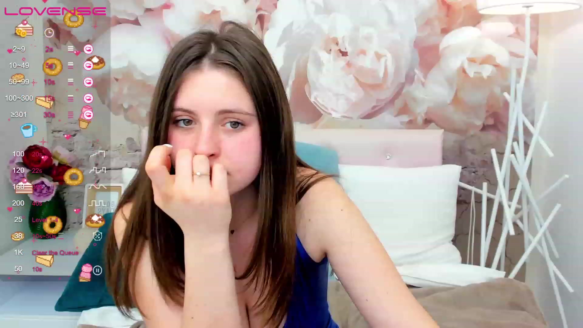Gallery image thumbnail from ElsaJones's myfreecams stream on, 03/03/2023, 18:10 image 16 of 20