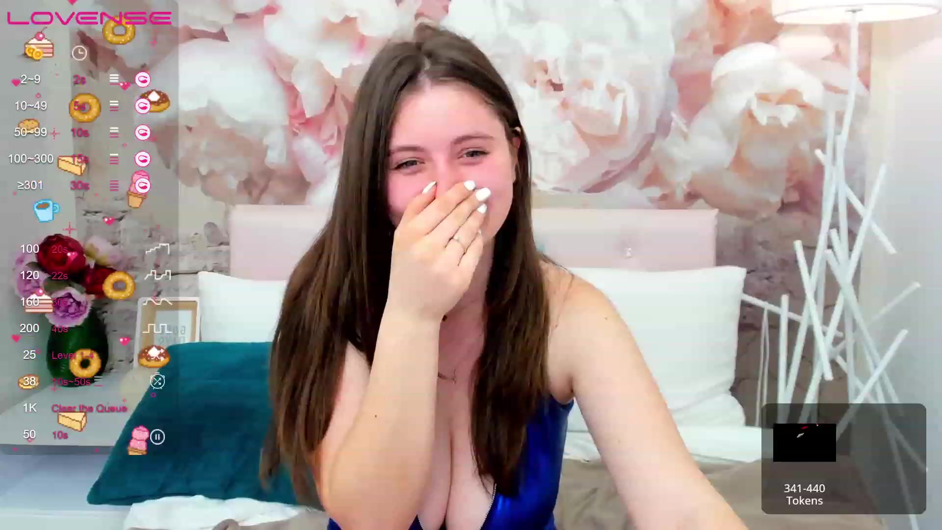 Gallery image thumbnail from ElsaJones's myfreecams stream on, 03/03/2023, 18:10 image 10 of 20