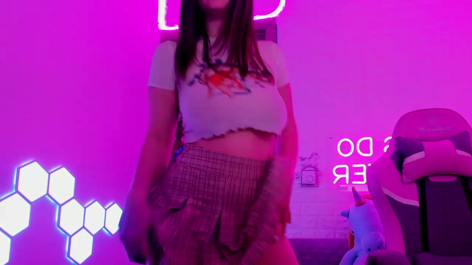 Gallery image thumbnail from ElsaJones's myfreecams stream on, 03/04/2023, 13:55 image 3 of 20