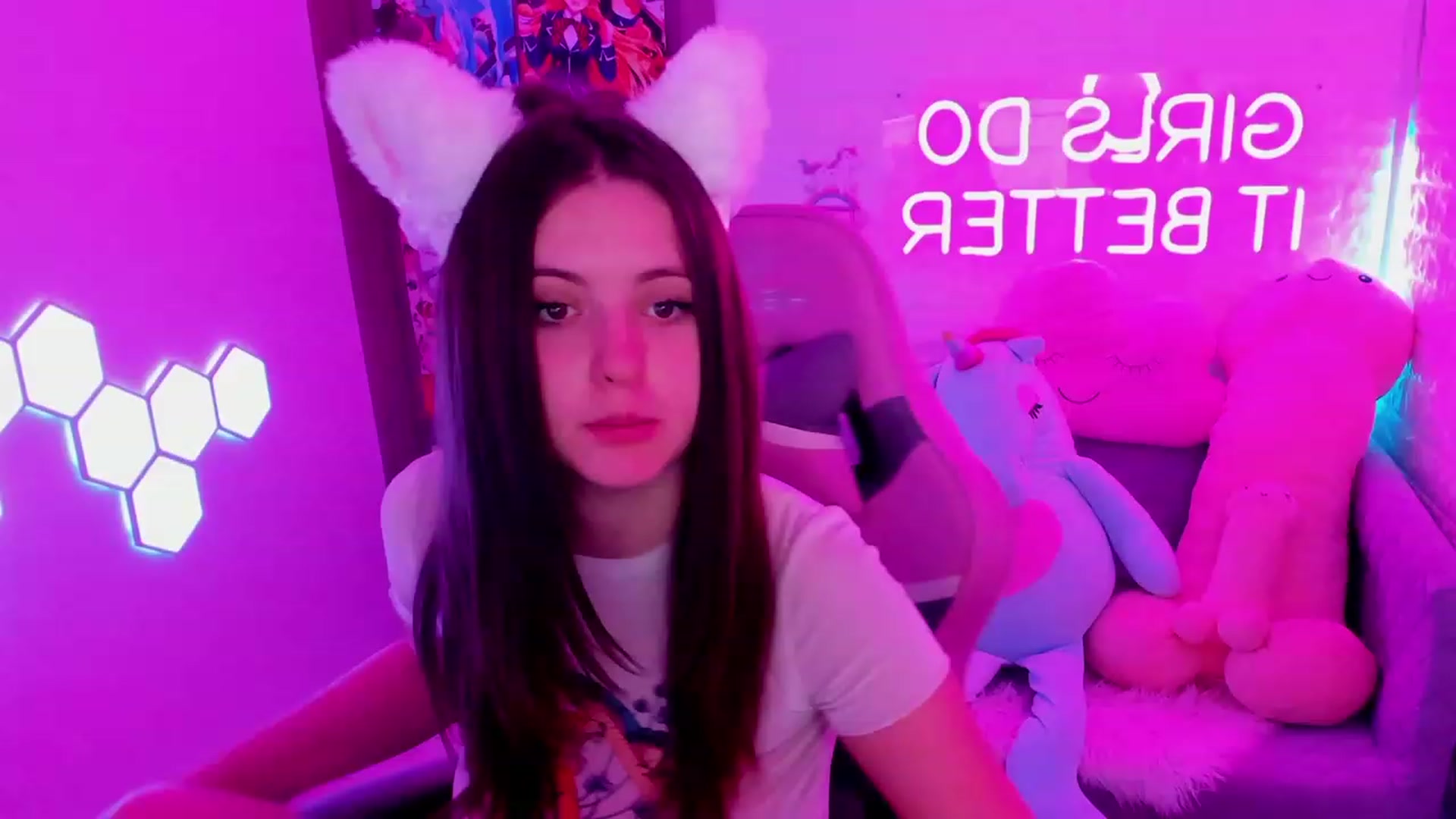 Gallery image thumbnail from ElsaJones's myfreecams stream on, 03/04/2023, 13:55 image 2 of 20