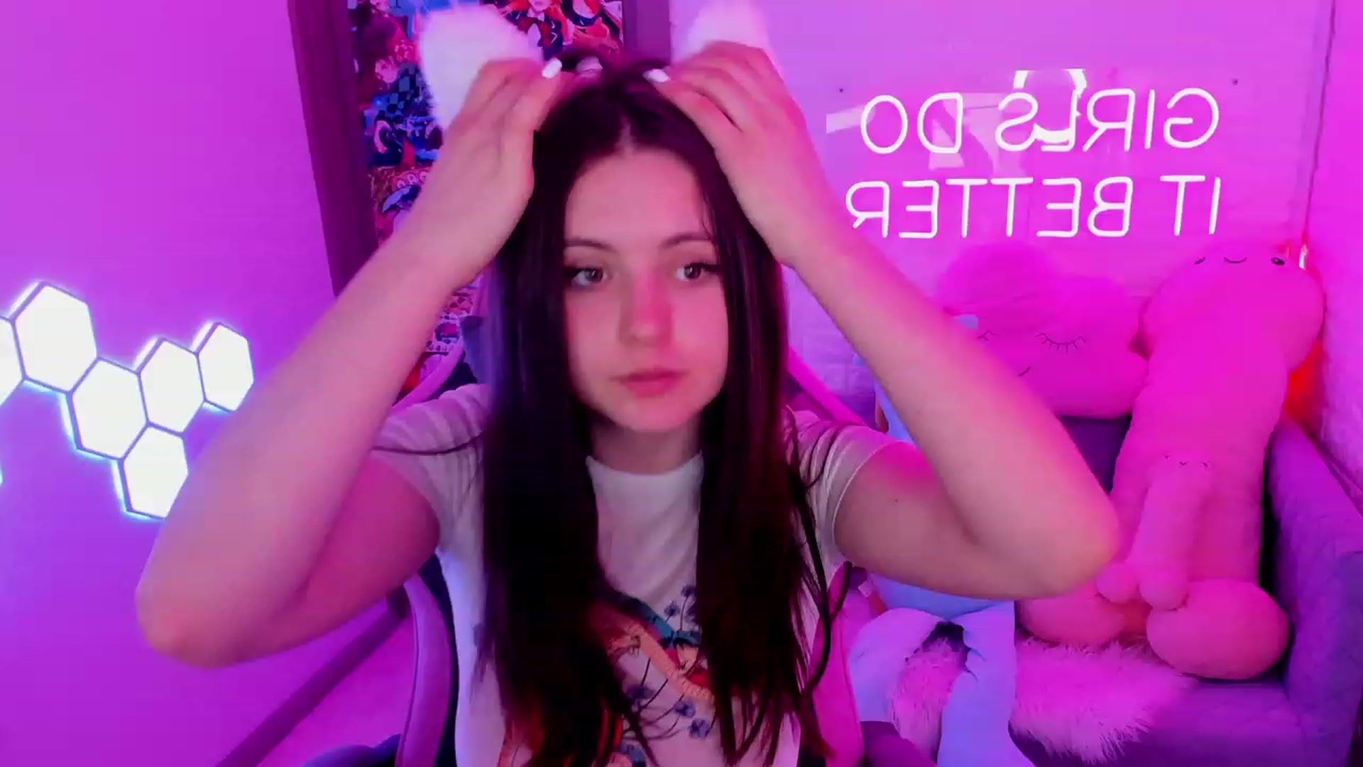 Gallery image thumbnail from ElsaJones's myfreecams stream on, 03/04/2023, 13:55 image 1 of 20