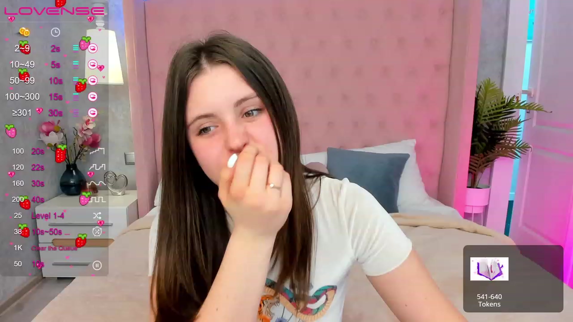 Gallery image thumbnail from ElsaJones's myfreecams stream on, 03/07/2023, 18:50 image 20 of 20