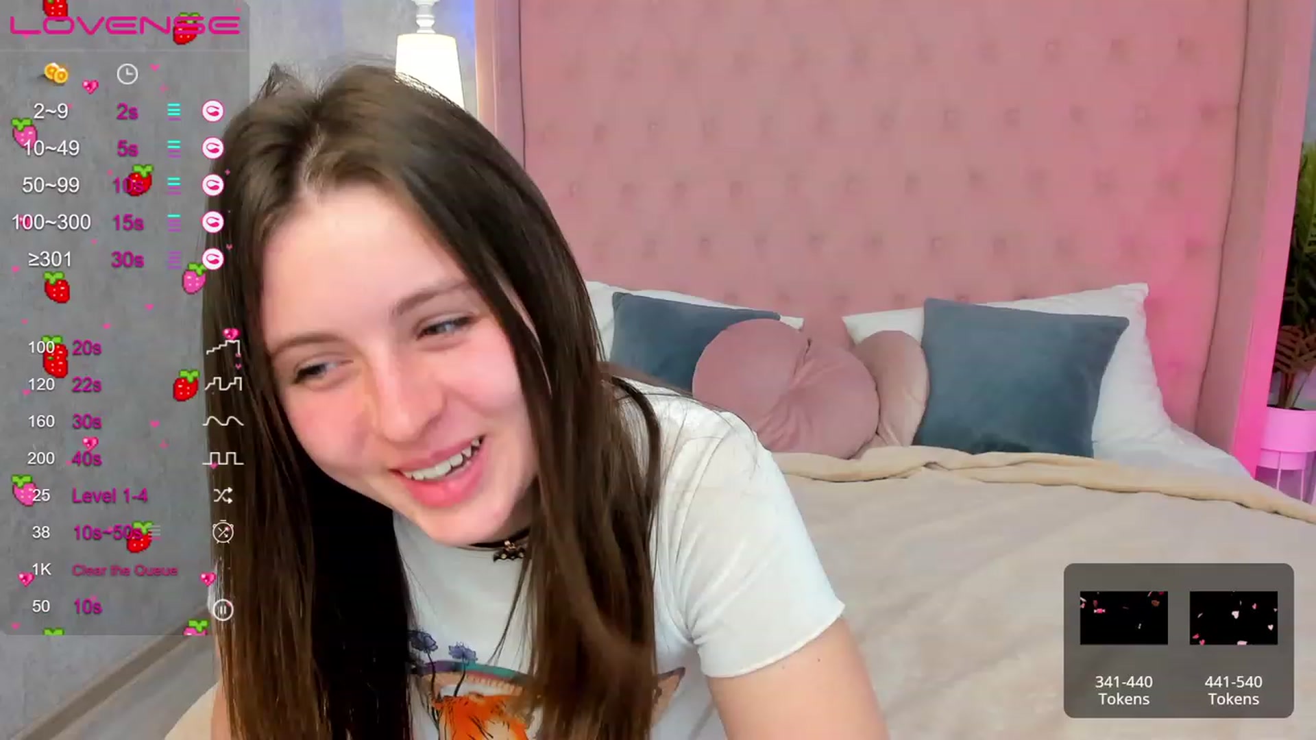 Gallery image thumbnail from ElsaJones's myfreecams stream on, 03/07/2023, 19:41 image 19 of 20