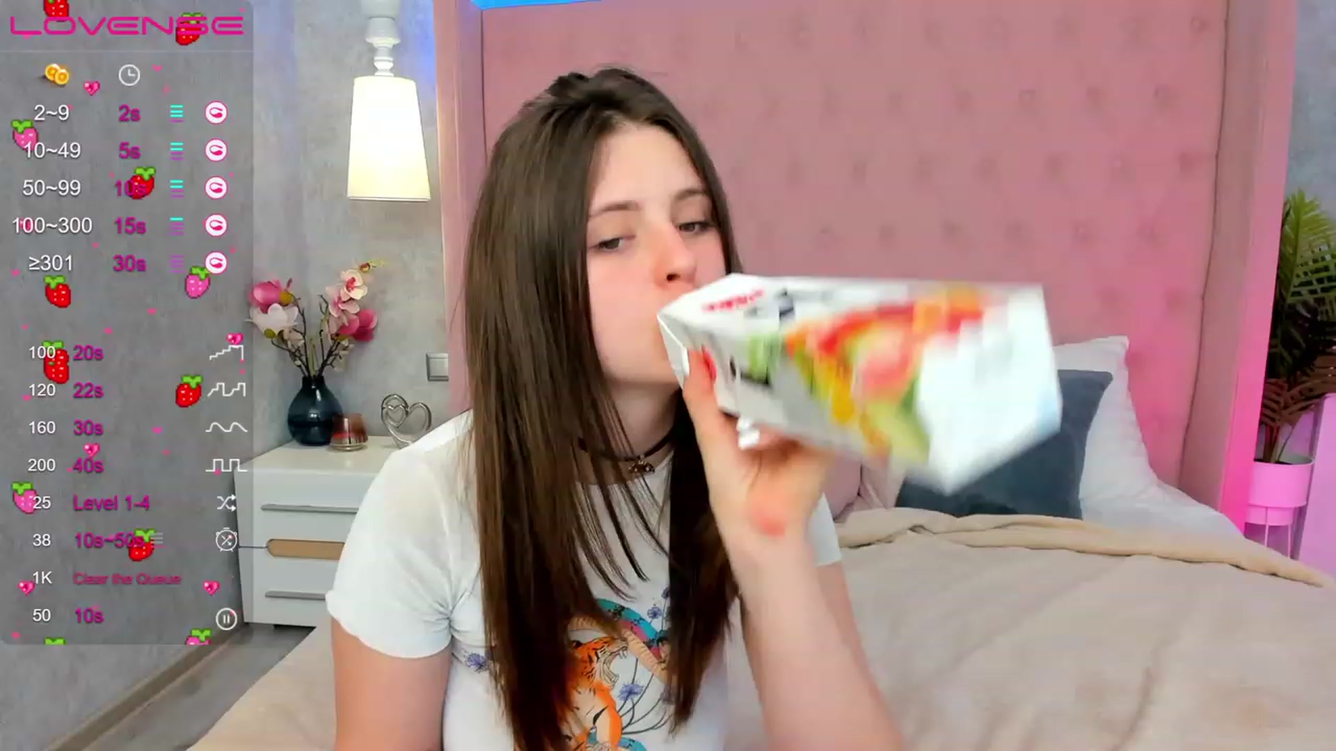 Gallery image thumbnail from ElsaJones's myfreecams stream on, 03/07/2023, 19:41 image 2 of 20