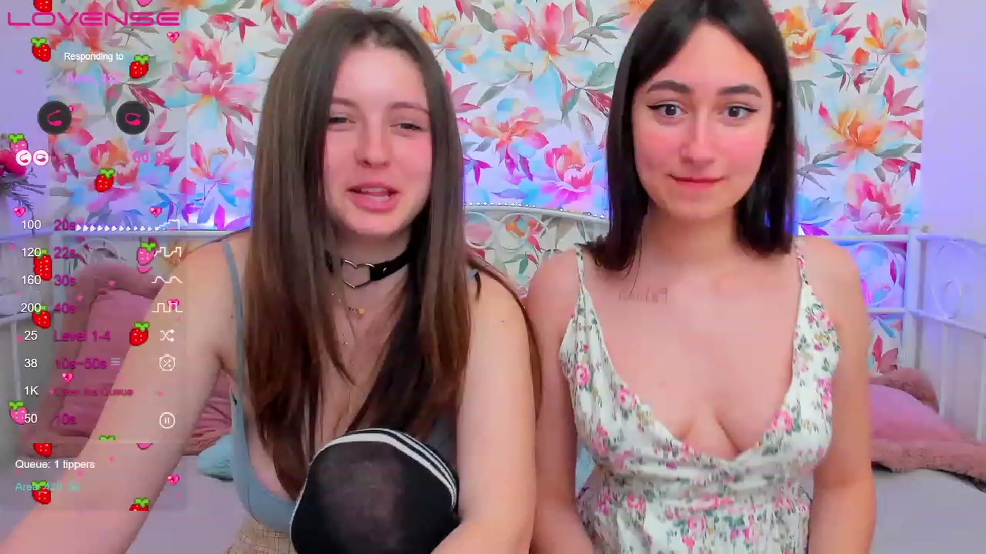 Gallery image thumbnail from ElsaJones's myfreecams stream on, 03/11/2023, 09:03 image 14 of 20