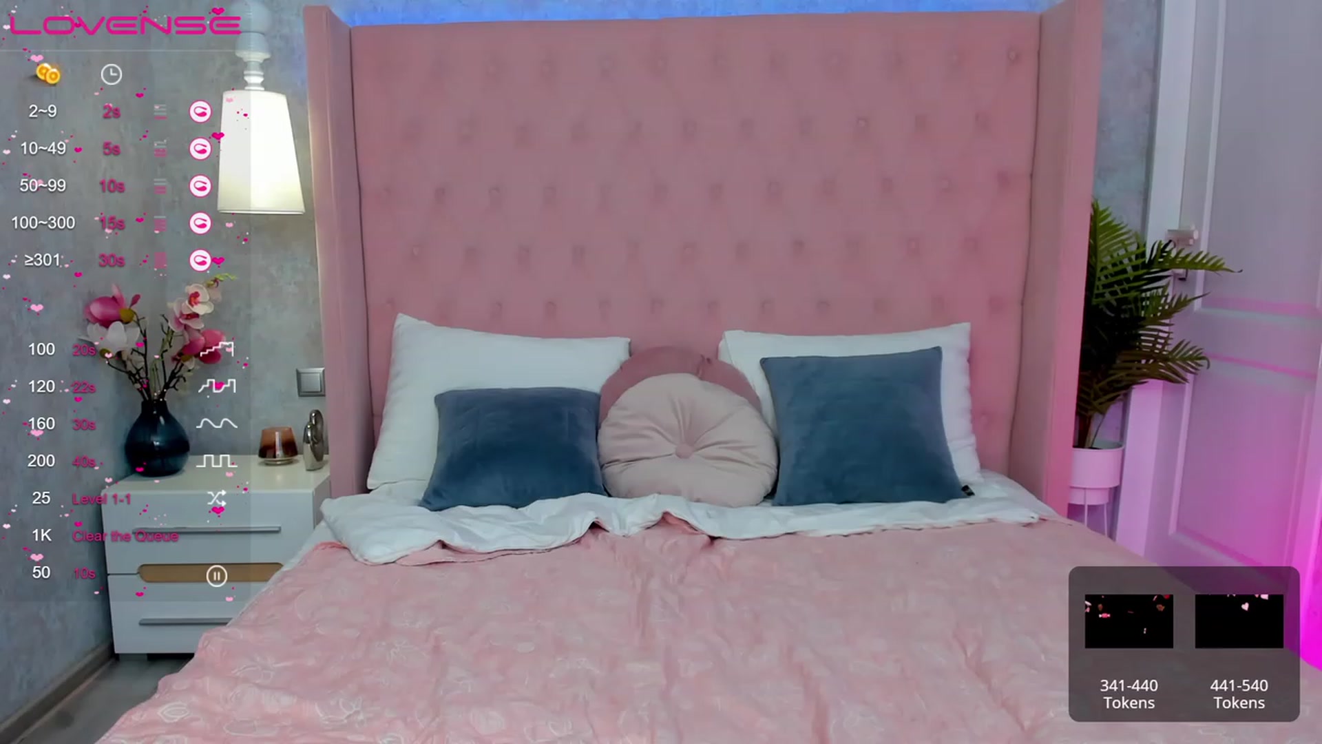 Gallery image thumbnail from ElsaJones's myfreecams stream on, 03/12/2023, 07:59 image 14 of 20