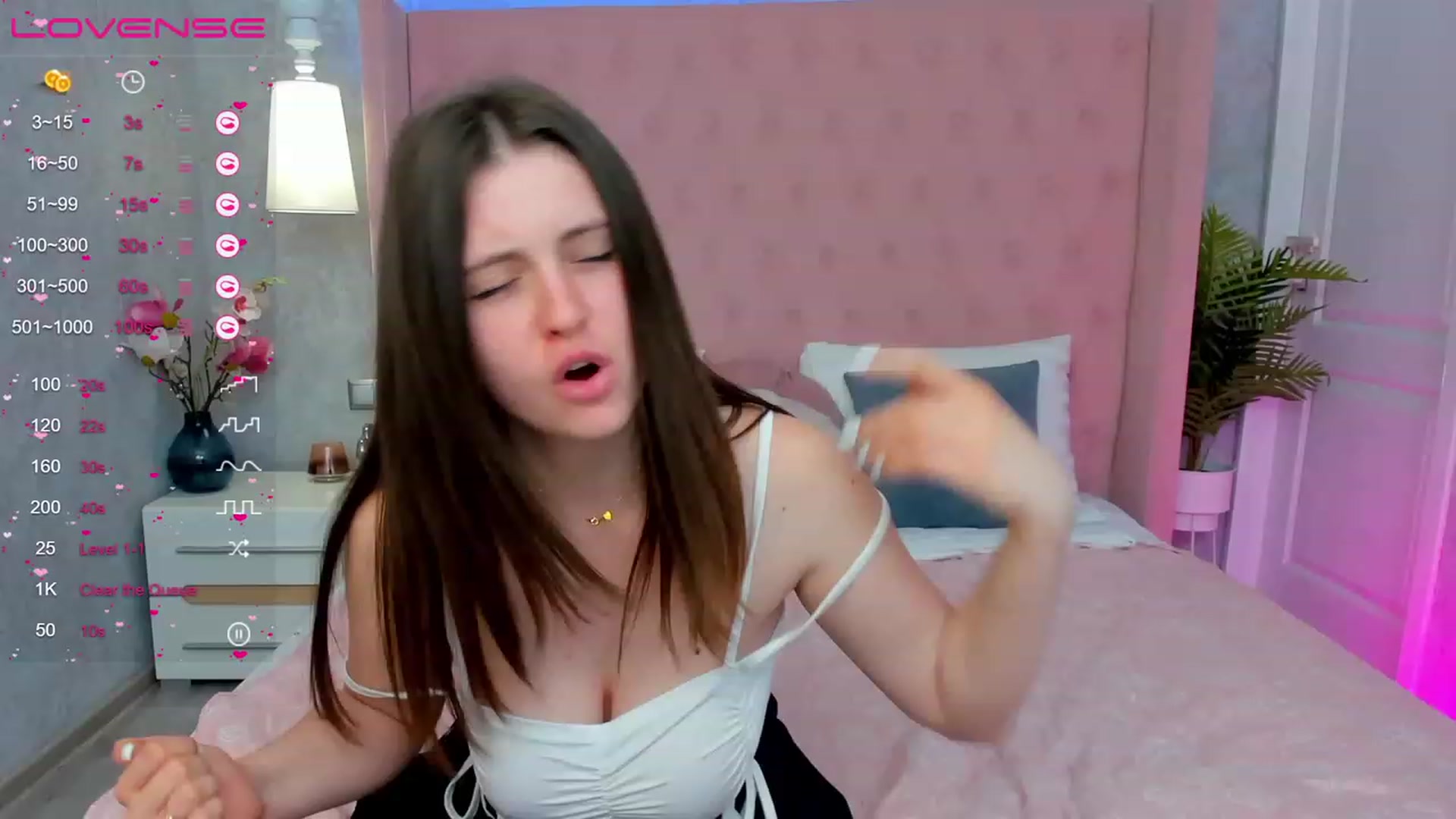 Gallery image thumbnail from ElsaJones's myfreecams stream on, 03/12/2023, 08:45 image 20 of 20