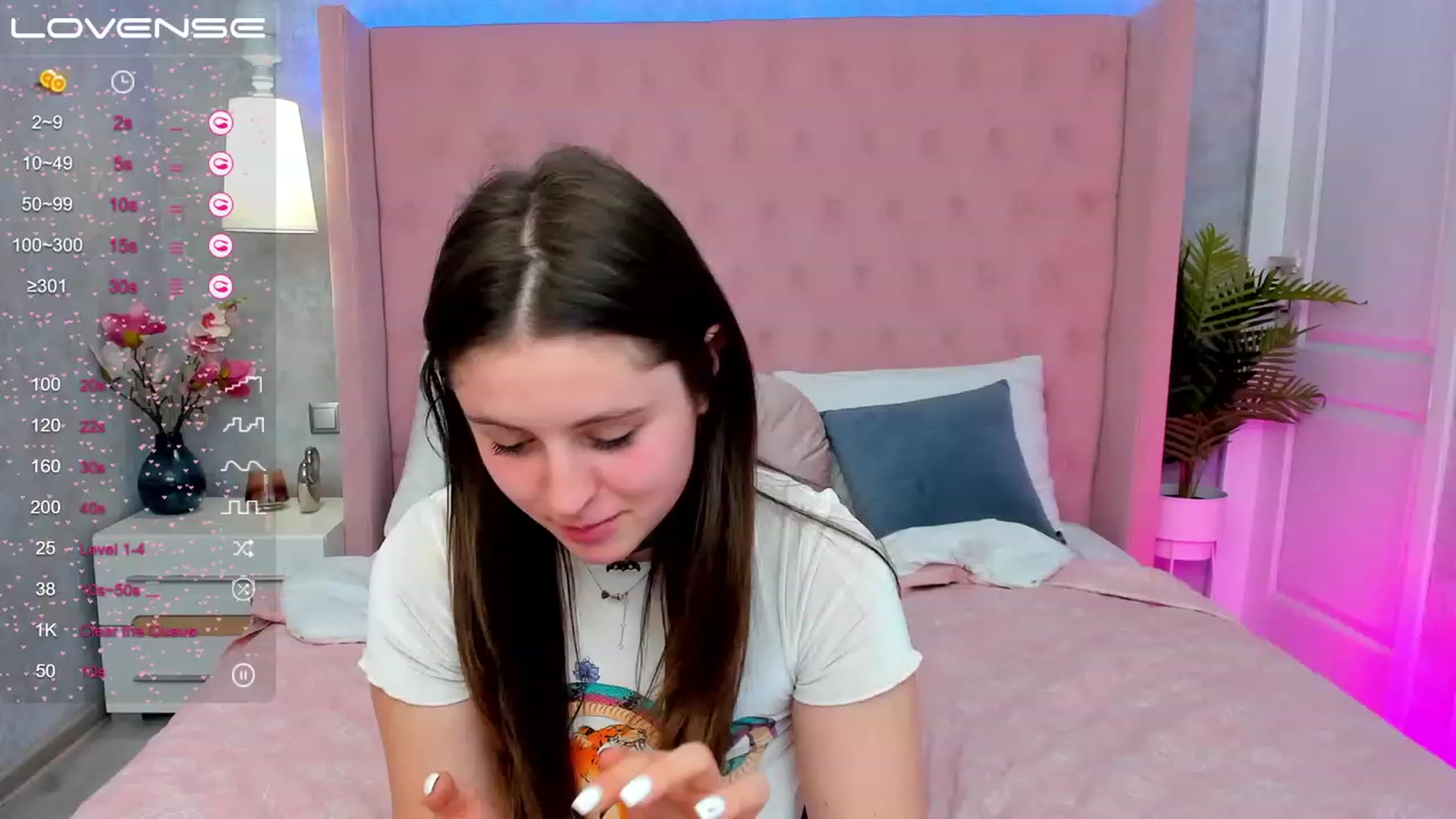 Gallery image thumbnail from ElsaJones's myfreecams stream on, 03/14/2023, 15:40 image 4 of 20